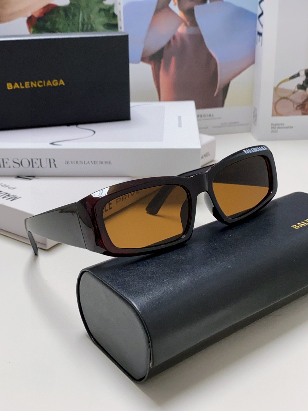  BALENCIAGA 巴黎世家 新款太阳 春夏最新太阳镜  百搭时尚 品质高超 方形