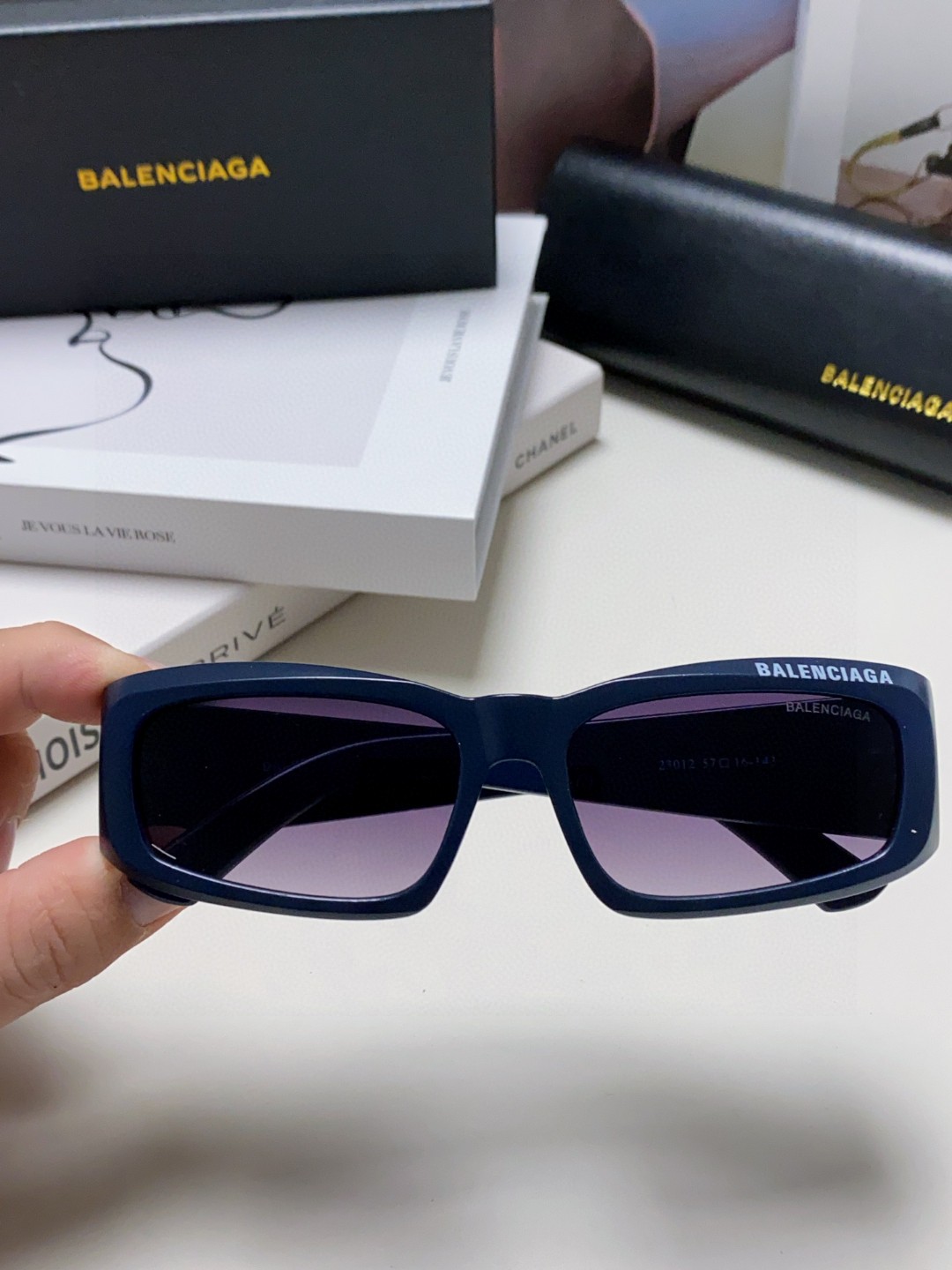  BALENCIAGA 巴黎世家 新款太阳 春夏最新太阳镜  百搭时尚 品质高超 方形