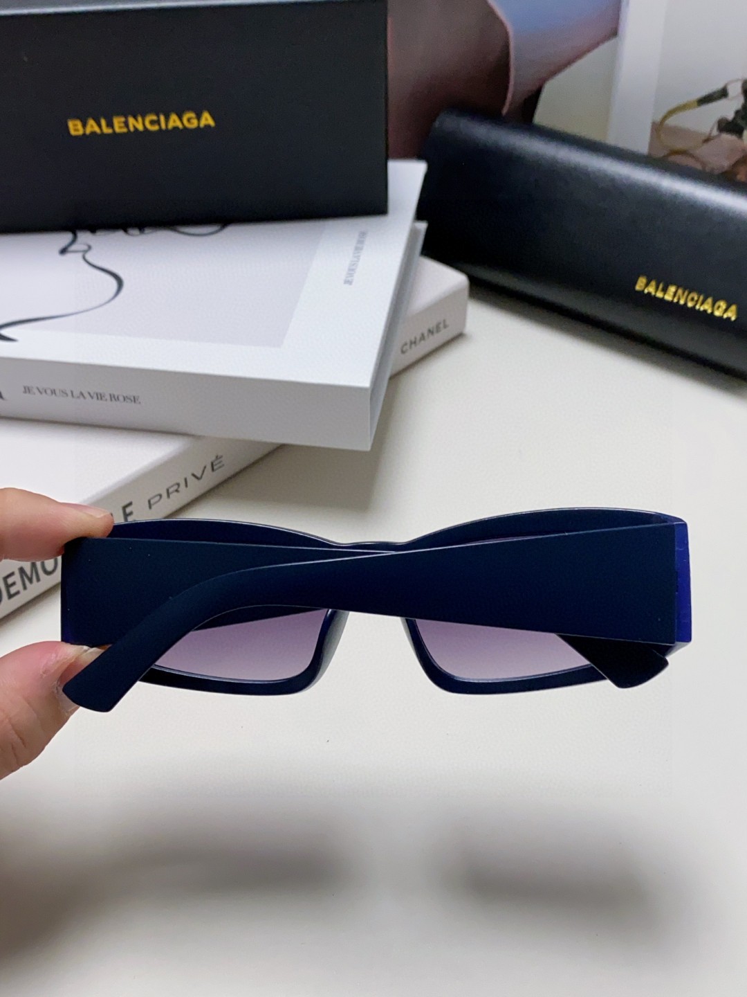  BALENCIAGA 巴黎世家 新款太阳 春夏最新太阳镜  百搭时尚 品质高超 方形