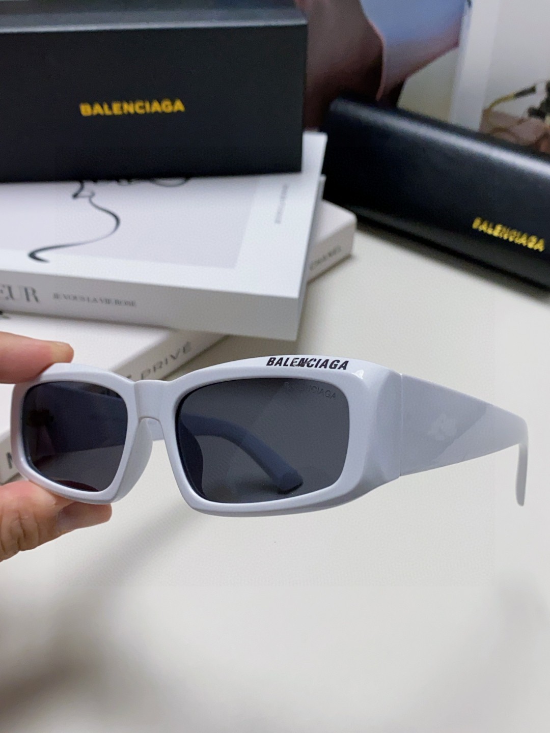  BALENCIAGA 巴黎世家 新款太阳 春夏最新太阳镜  百搭时尚 品质高超 方形