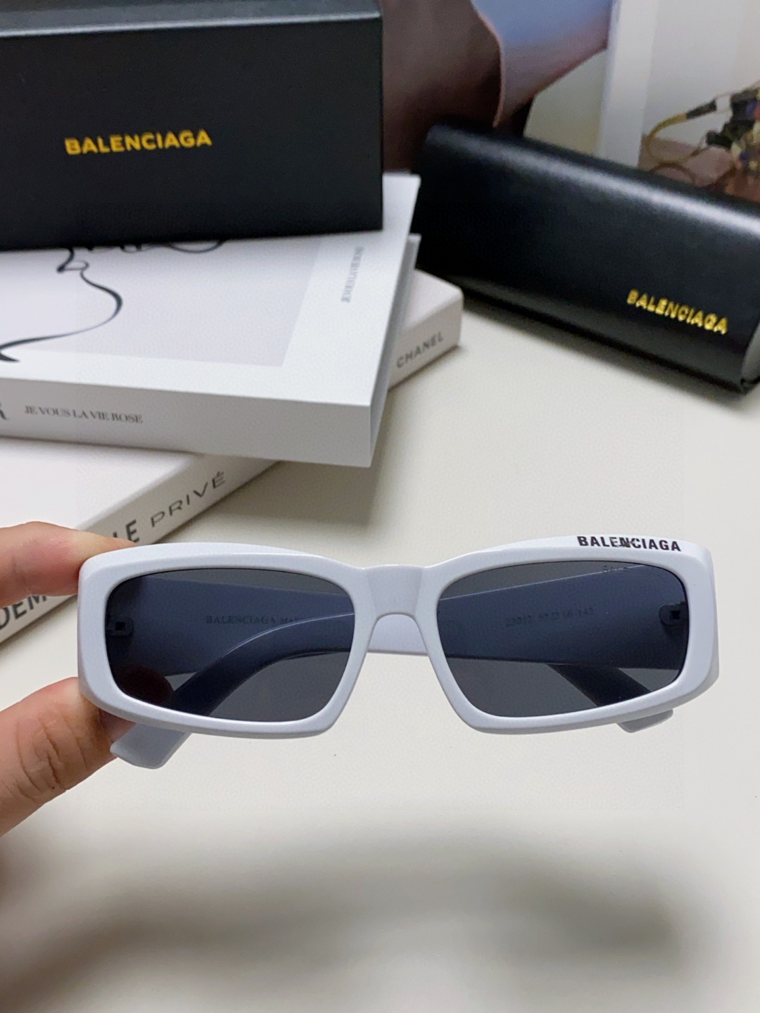  BALENCIAGA 巴黎世家 新款太阳 春夏最新太阳镜  百搭时尚 品质高超 方形