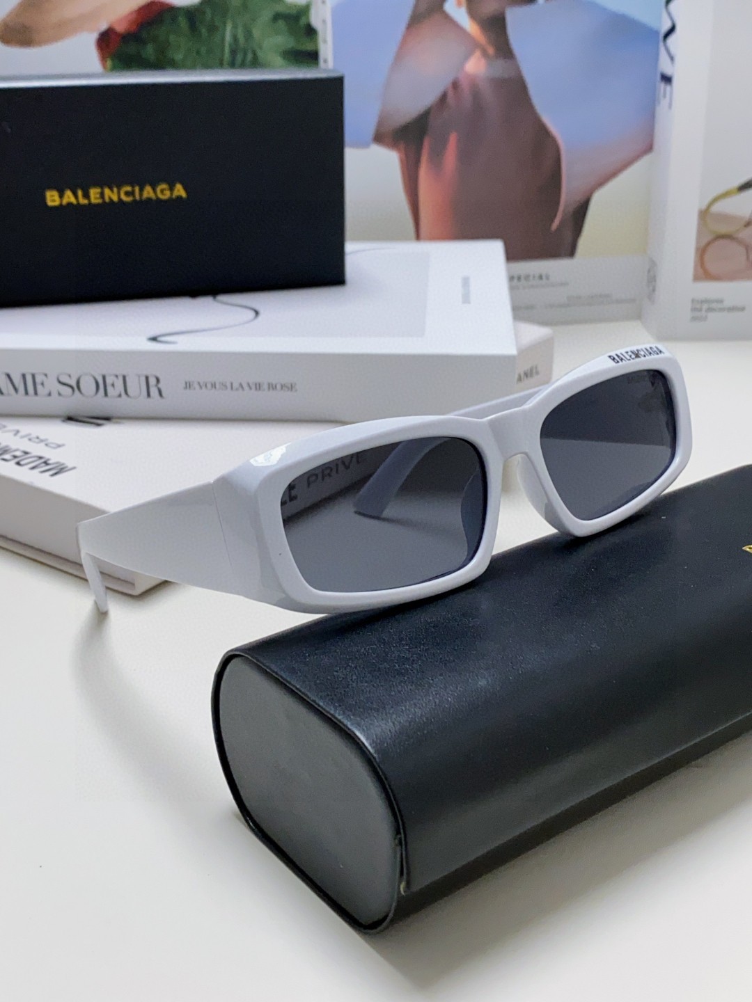  BALENCIAGA 巴黎世家 新款太阳 春夏最新太阳镜  百搭时尚 品质高超 方形