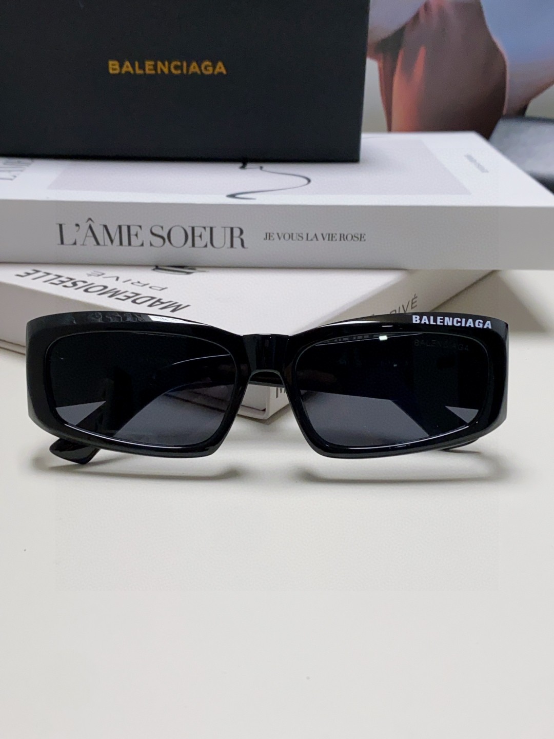  BALENCIAGA 巴黎世家 新款太阳 春夏最新太阳镜  百搭时尚 品质高超 方形