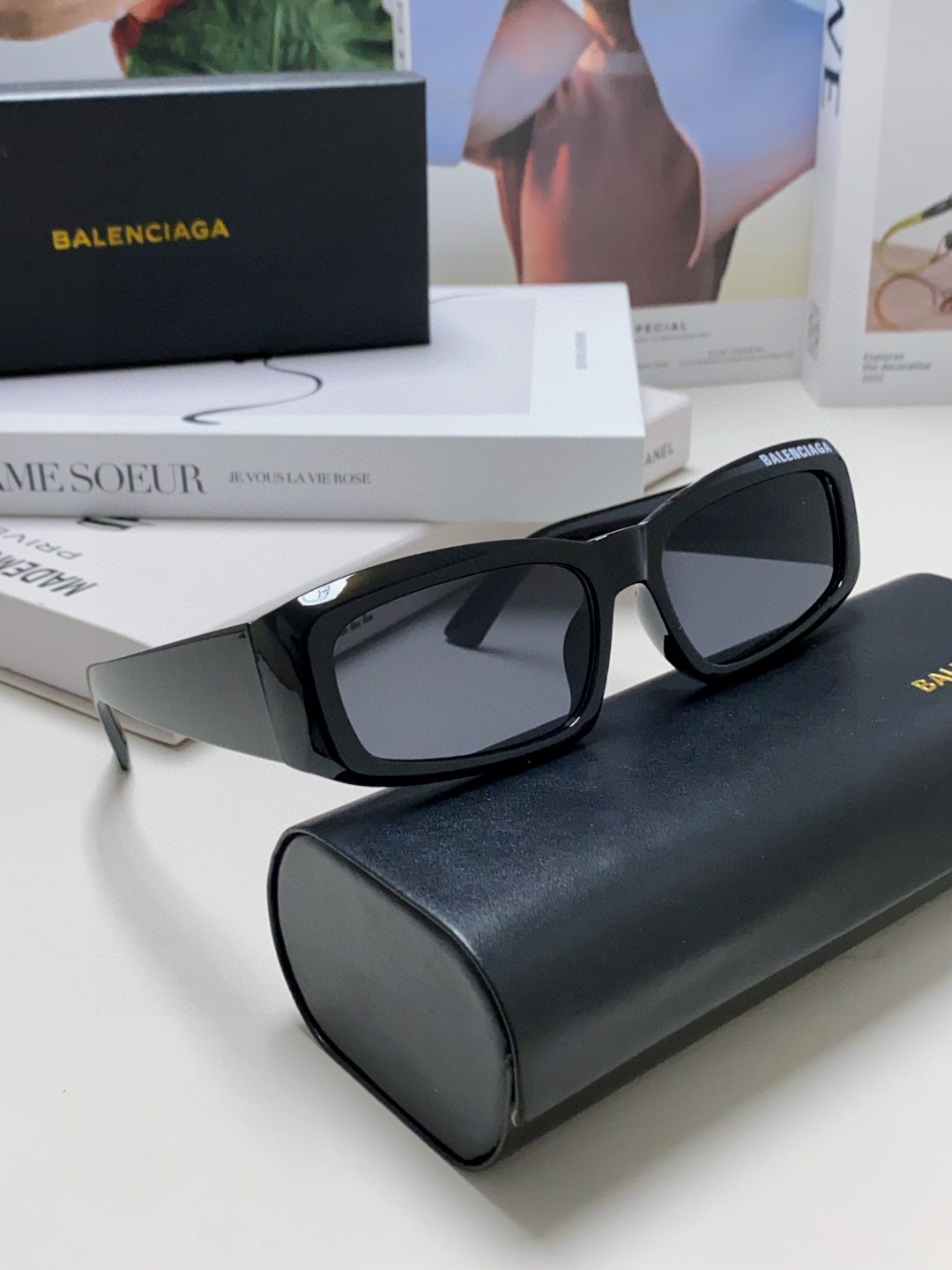  BALENCIAGA 巴黎世家 新款太阳 春夏最新太阳镜  百搭时尚 品质高超 方形