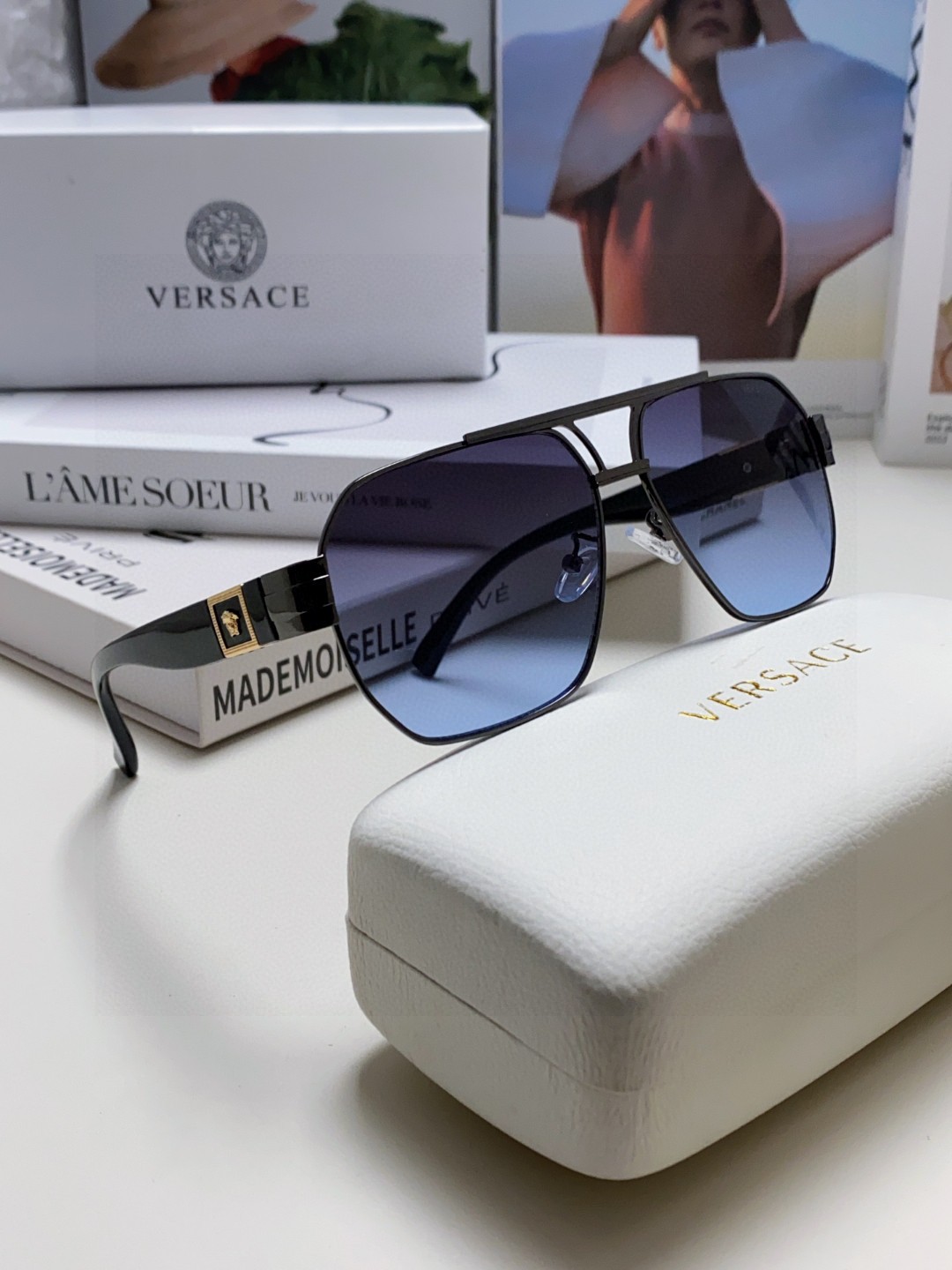   versace 范思哲 方形太阳眼镜 简练金属风 金色美杜莎头像立体有质感 