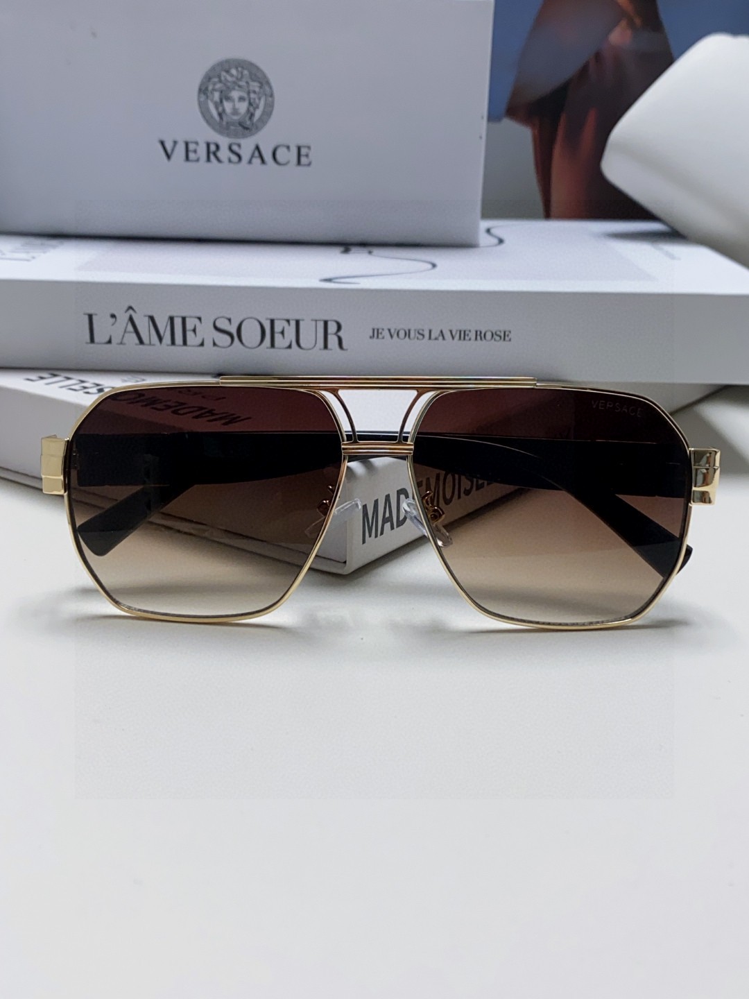   versace 范思哲 方形太阳眼镜 简练金属风 金色美杜莎头像立体有质感 