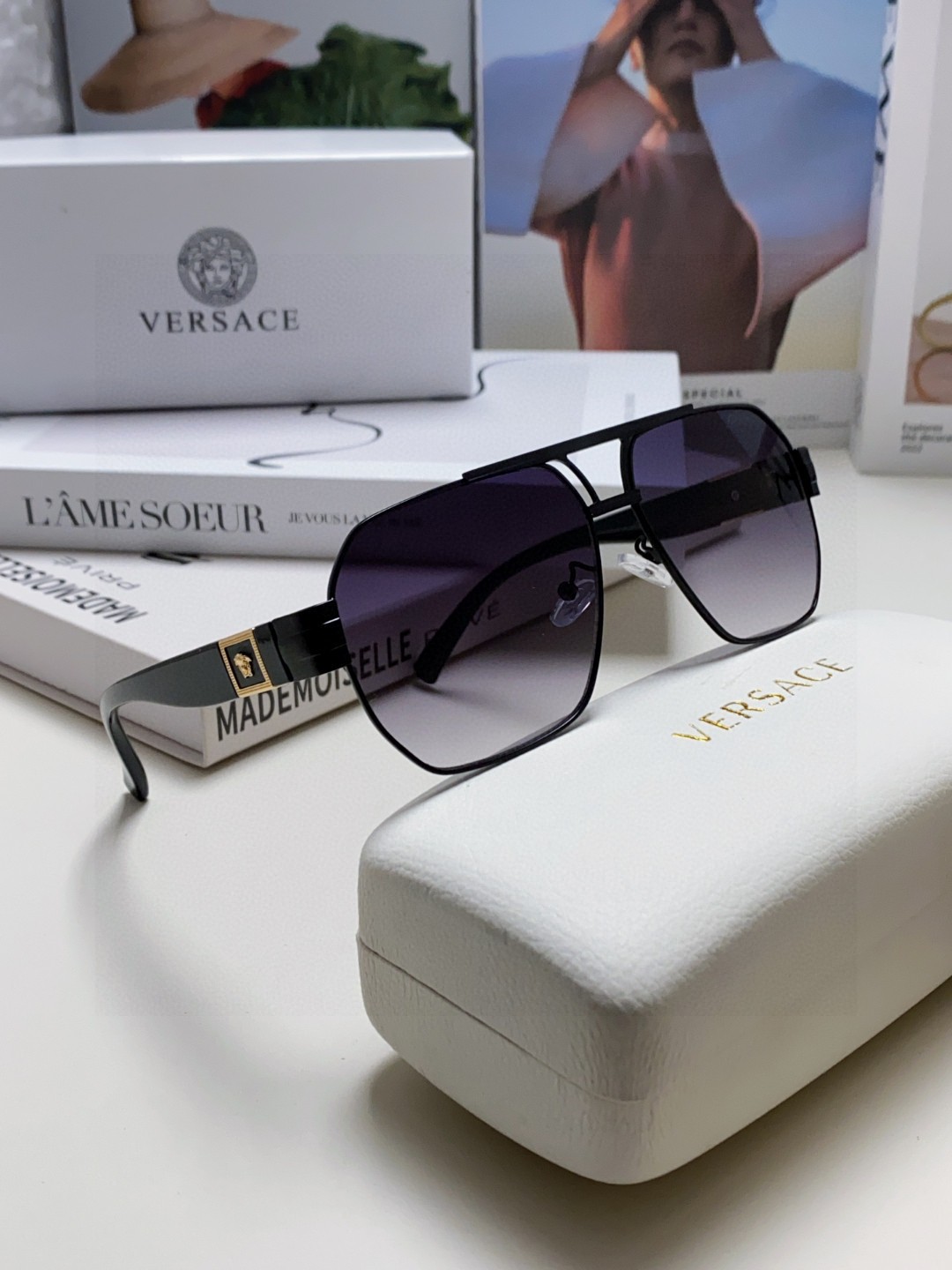   versace 范思哲 方形太阳眼镜 简练金属风 金色美杜莎头像立体有质感 