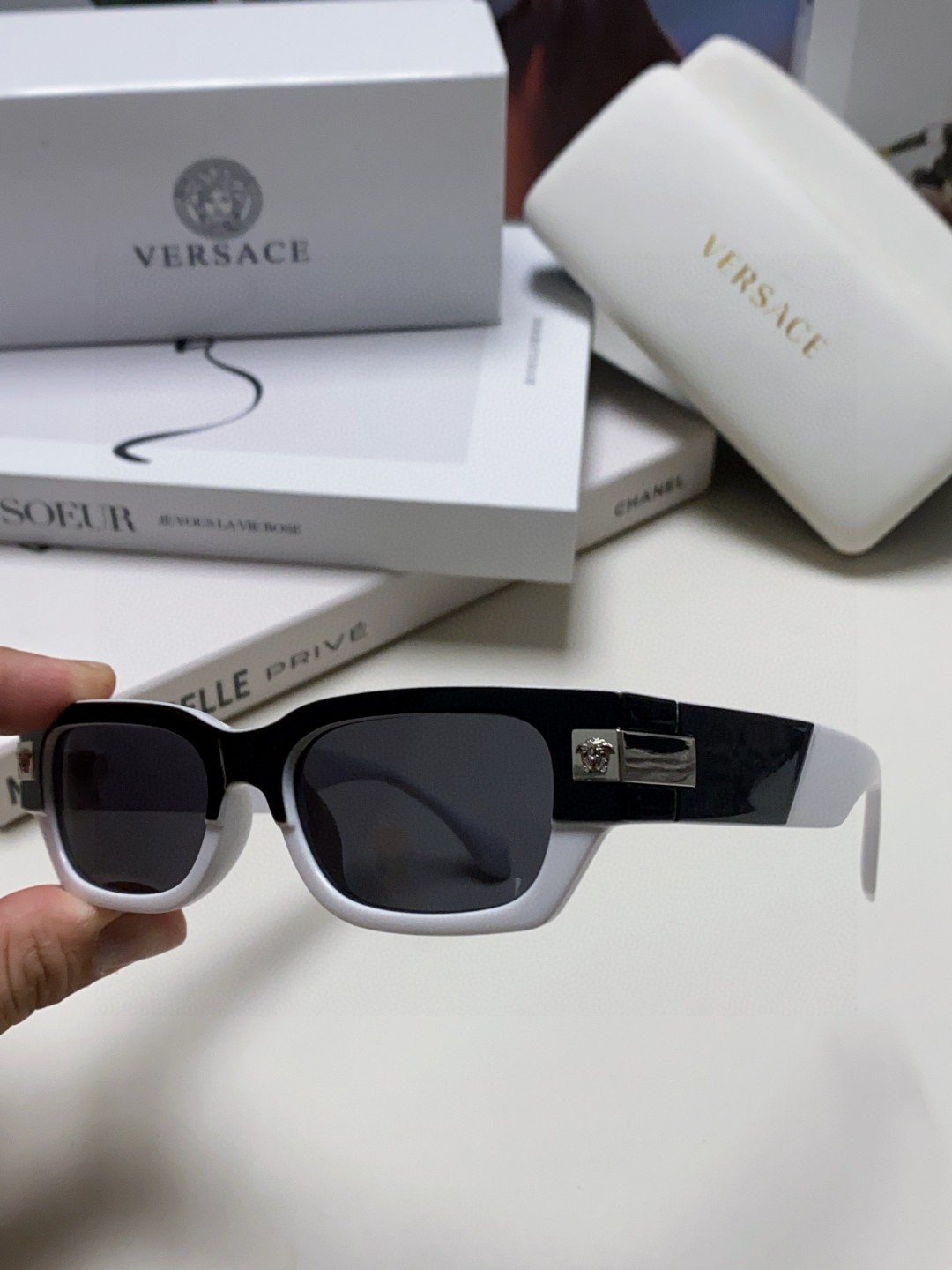  VERSACE/范思哲 2025新款 Classic ToP太阳镜 长方形色彩搭配街潮眼镜 男女通用 