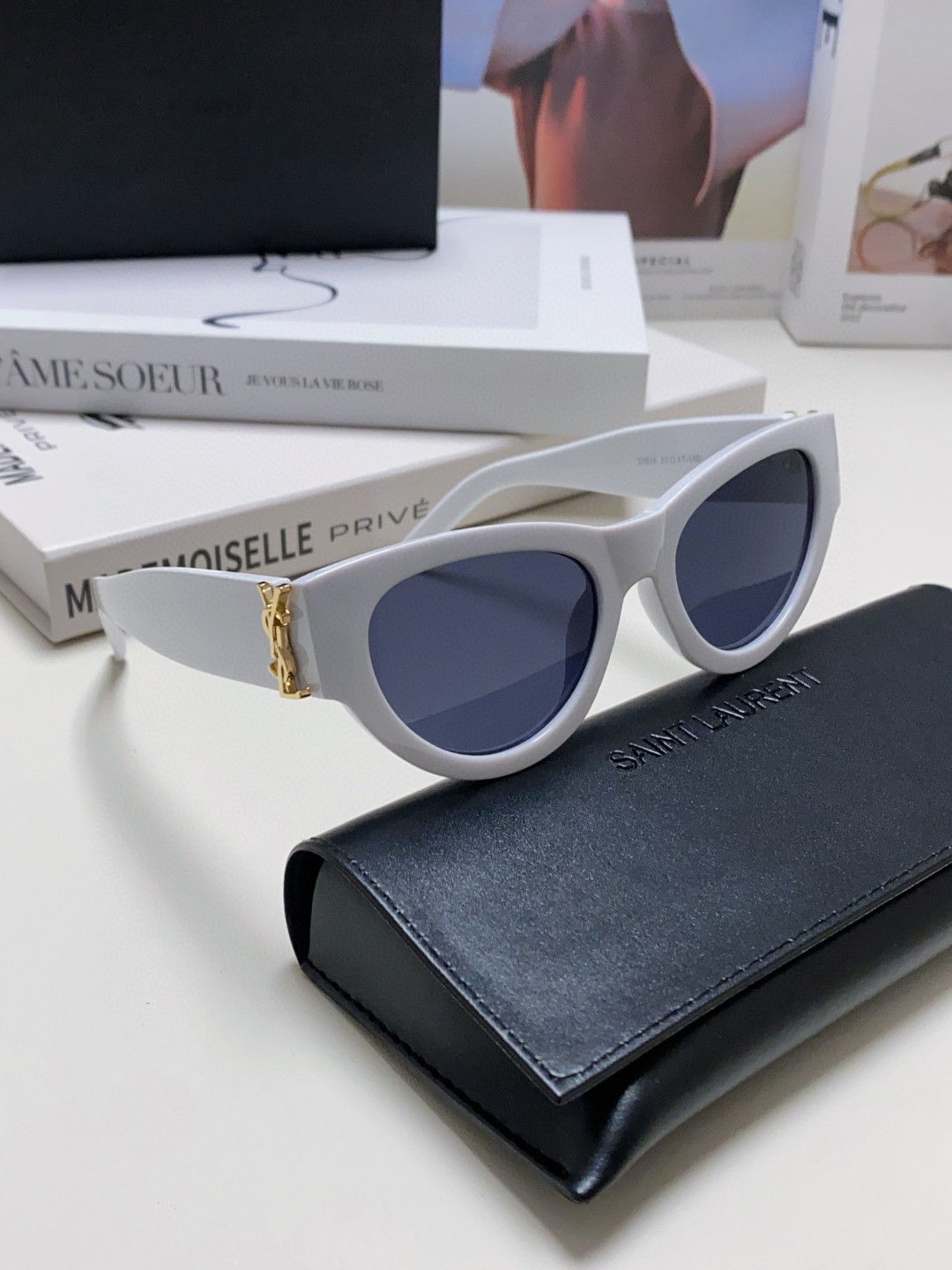 YSL 圣罗兰🕶️张嘉倪✖️Ysl 姐姐好美🌷高品质的产品真的很吸粉💪戴上显脸小又时髦，气场十足，不挑