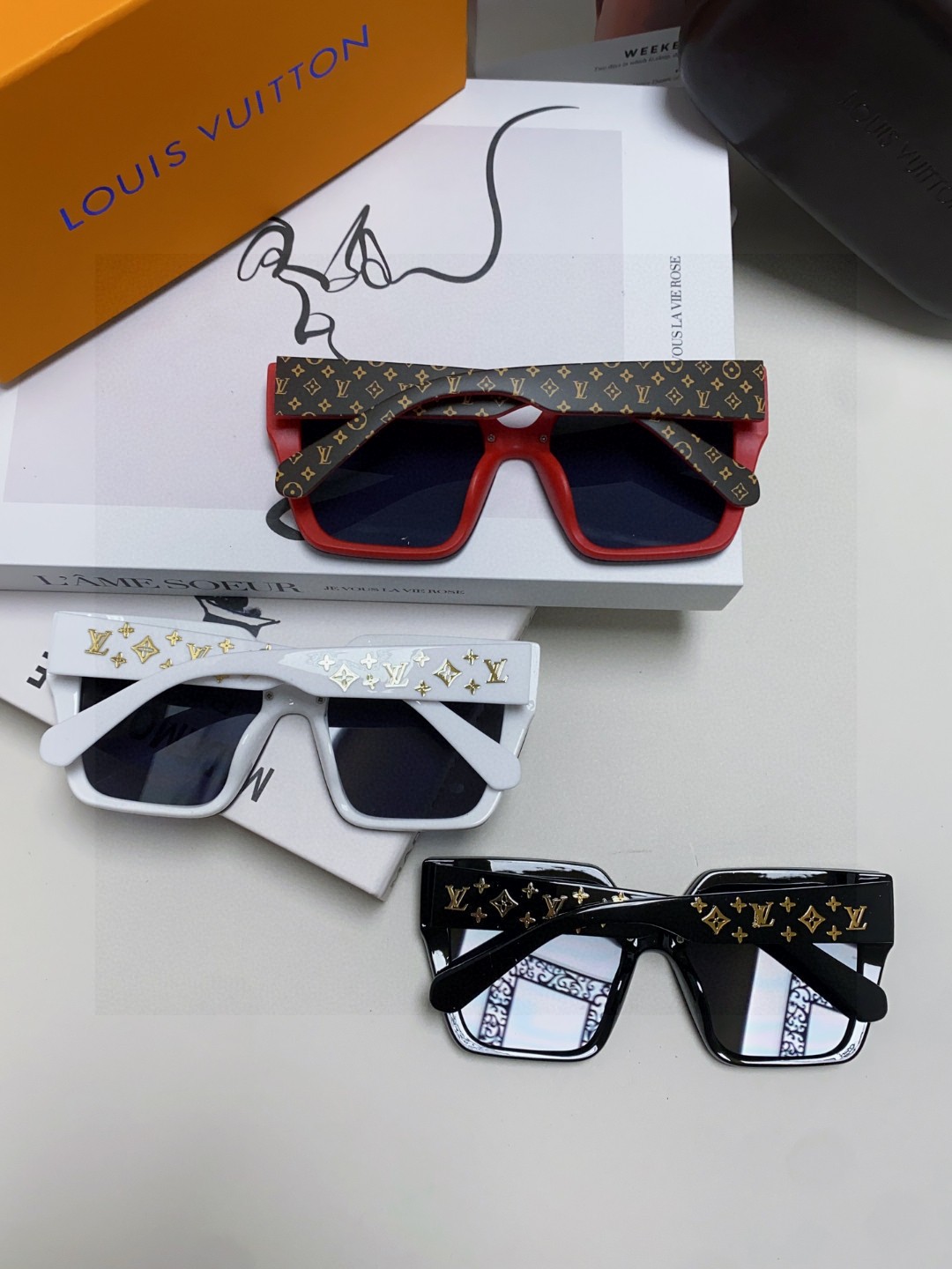  LV路易威登 墨镜 女款墨镜🕶️好看上脸超大气显脸小，小满印不会有土气暴发户的感觉，男女都能带，