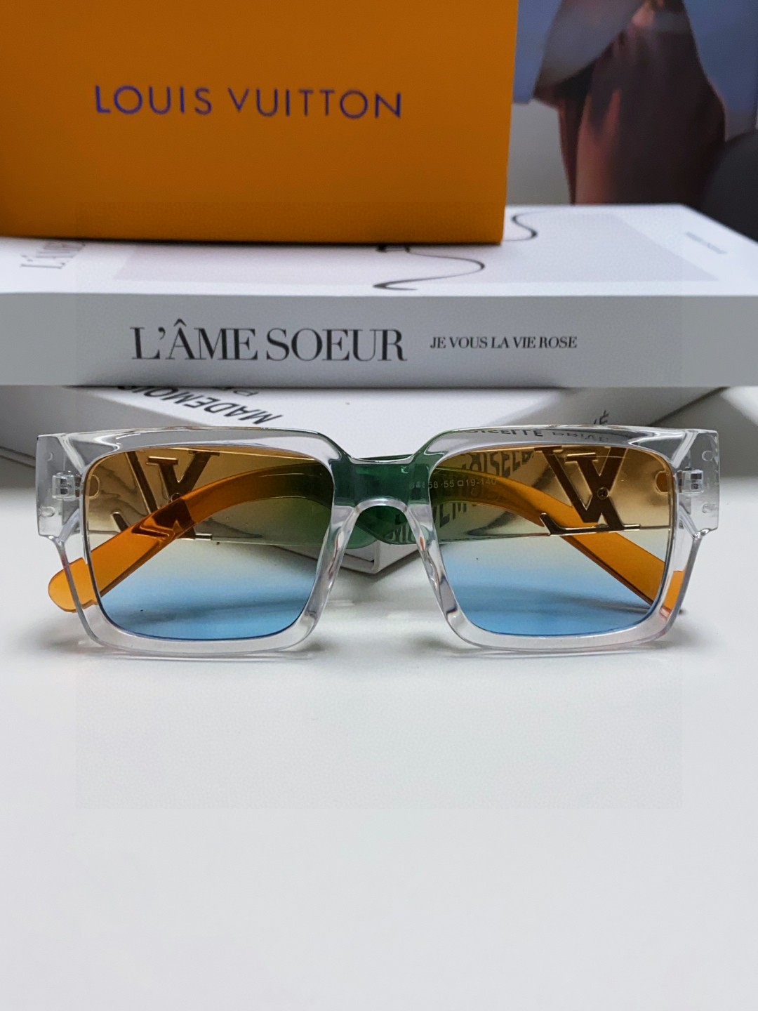  LV 路易威登 新款太阳眼镜复古个性前卫 墨镜模特款高质感板材高品质方框
