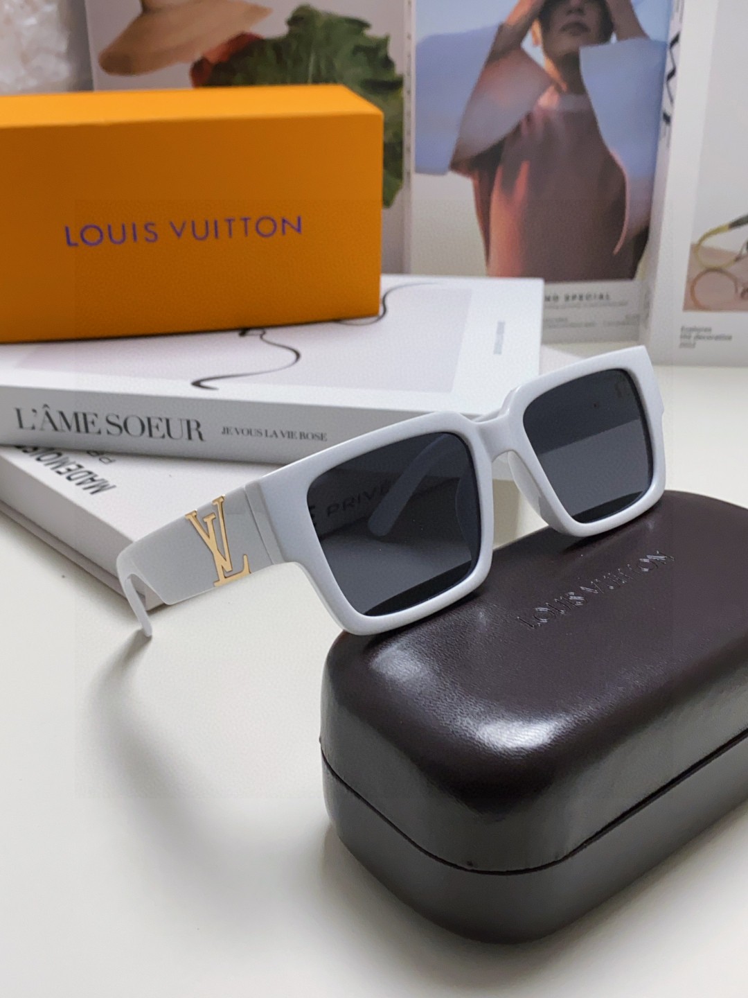  LV 路易威登 新款太阳眼镜复古个性前卫 墨镜模特款高质感板材高品质方框