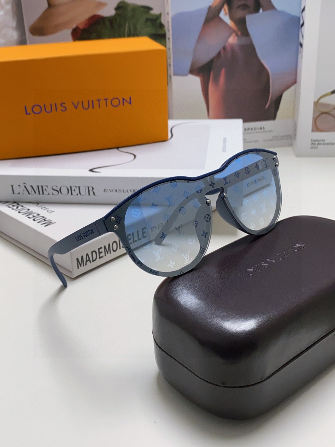  LOUIS VUITTON 圆框 细节满满 原版LV切边无框造型 华丽转身 拥有无限品位 图案设计  