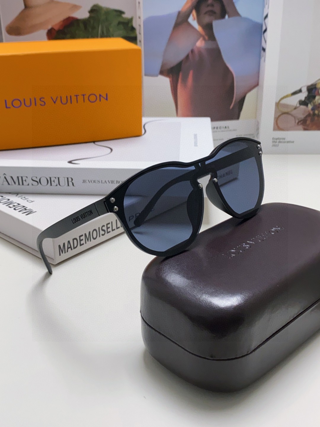  LOUIS VUITTON 圆框 细节满满 原版LV切边无框造型 华丽转身 拥有无限品位 图案设计  