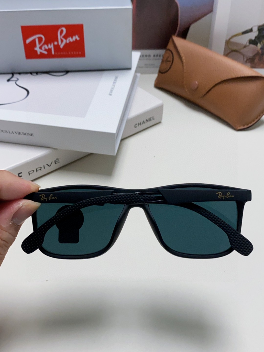  RayBan 雷朋 2025新款运动墨镜男女跑步骑行防风眼镜开车钓鱼太阳镜 高品质玻璃镜片 RB835