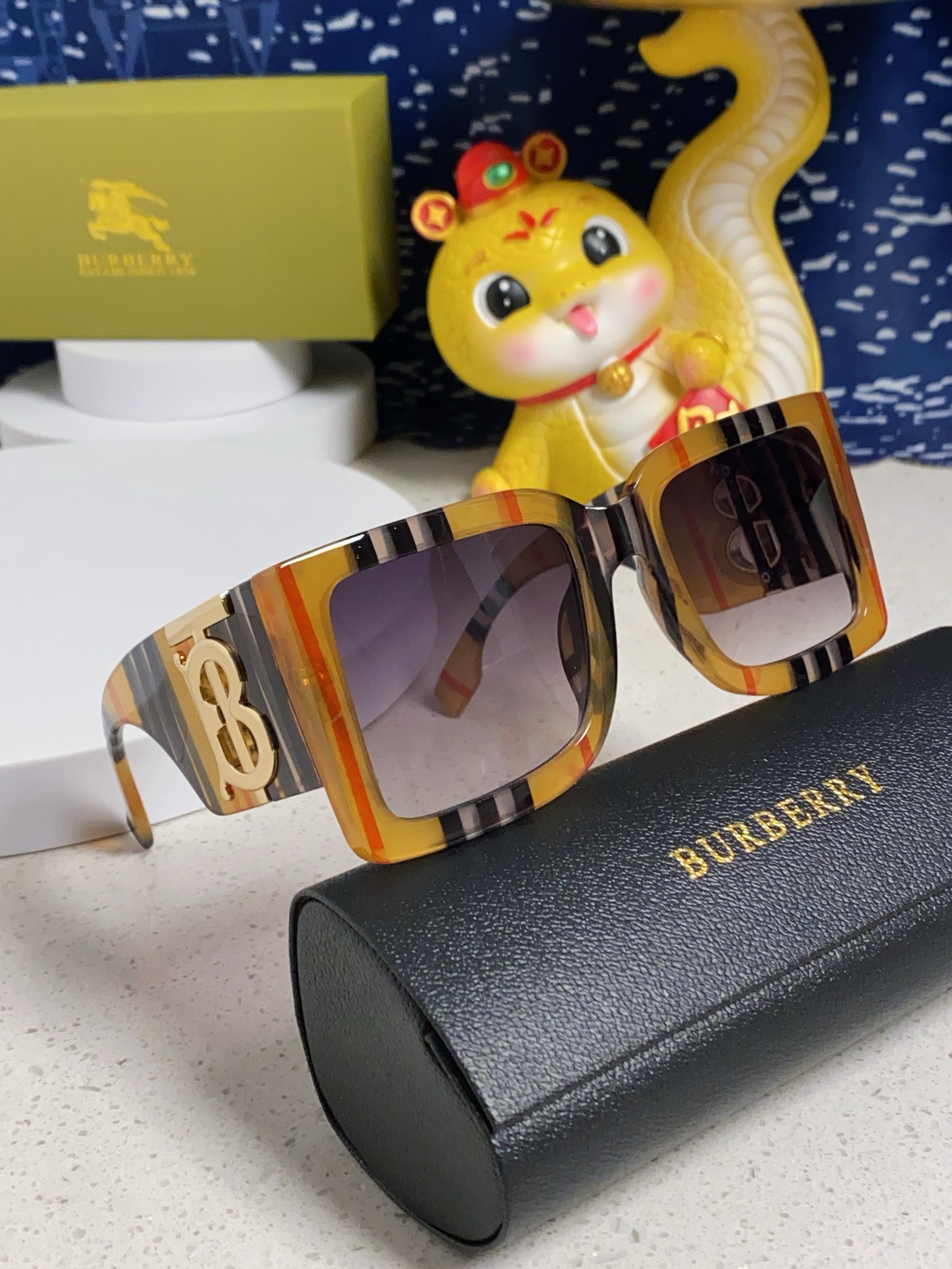  Burberry巴宝莉 墨镜女25年新款BE4406U大框B字母logo潮流太阳眼镜