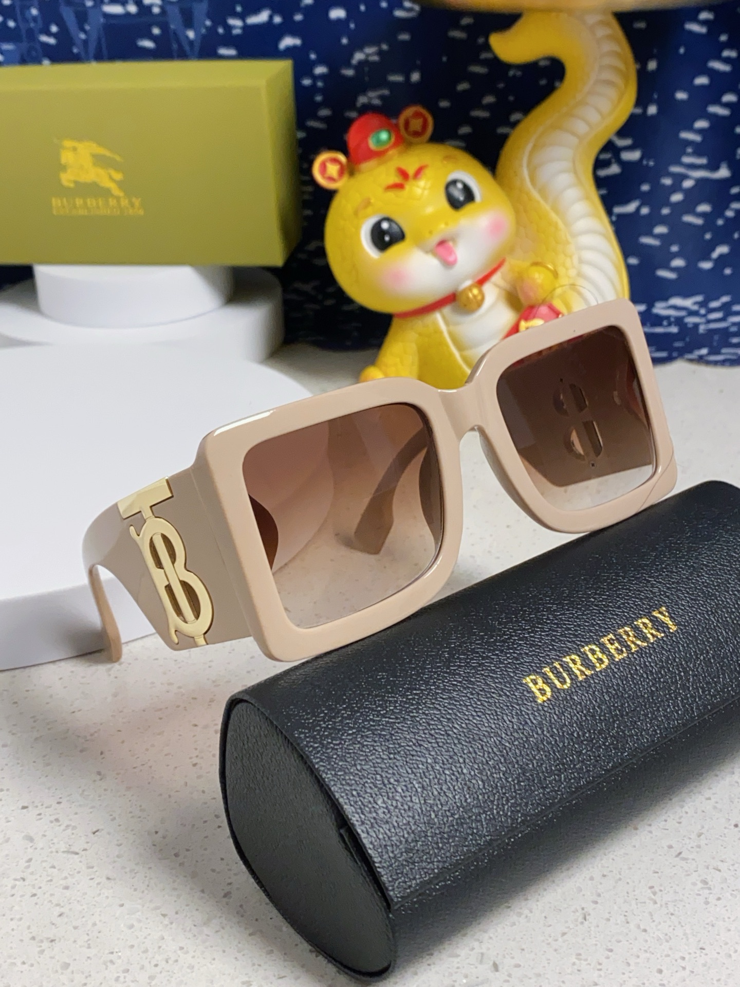  Burberry巴宝莉 墨镜女25年新款BE4406U大框B字母logo潮流太阳眼镜