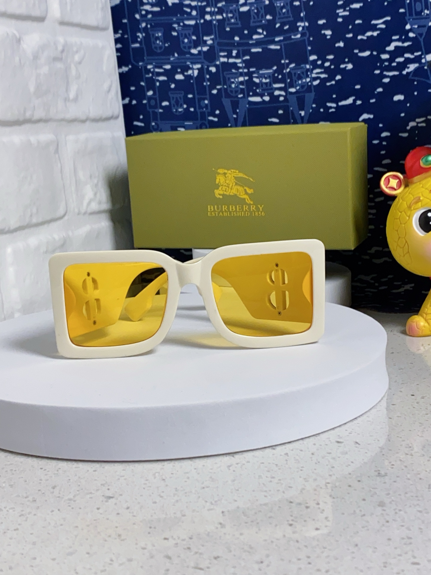  Burberry巴宝莉 墨镜女25年新款BE4406U大框B字母logo潮流太阳眼镜