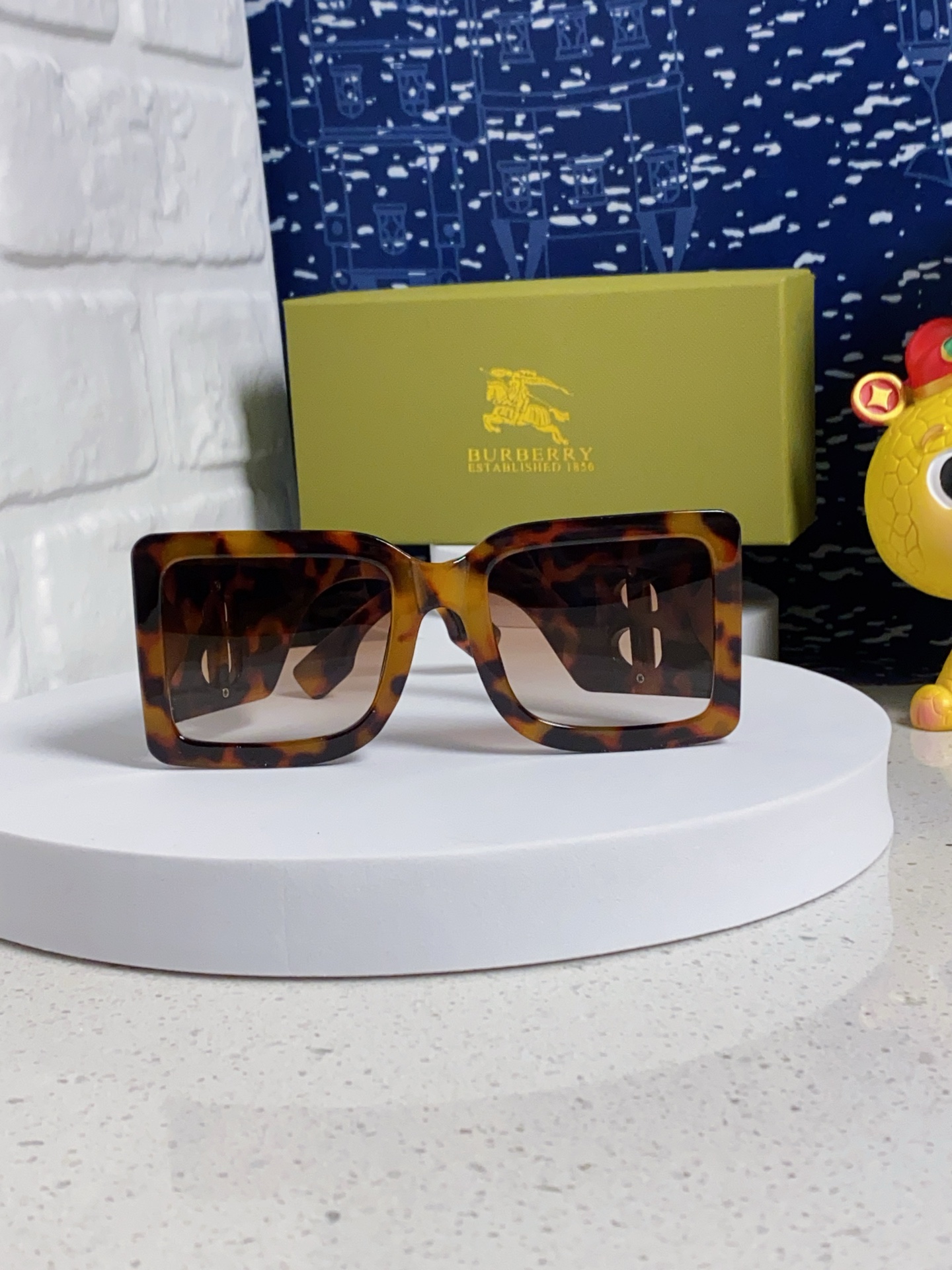  Burberry巴宝莉 墨镜女25年新款BE4406U大框B字母logo潮流太阳眼镜