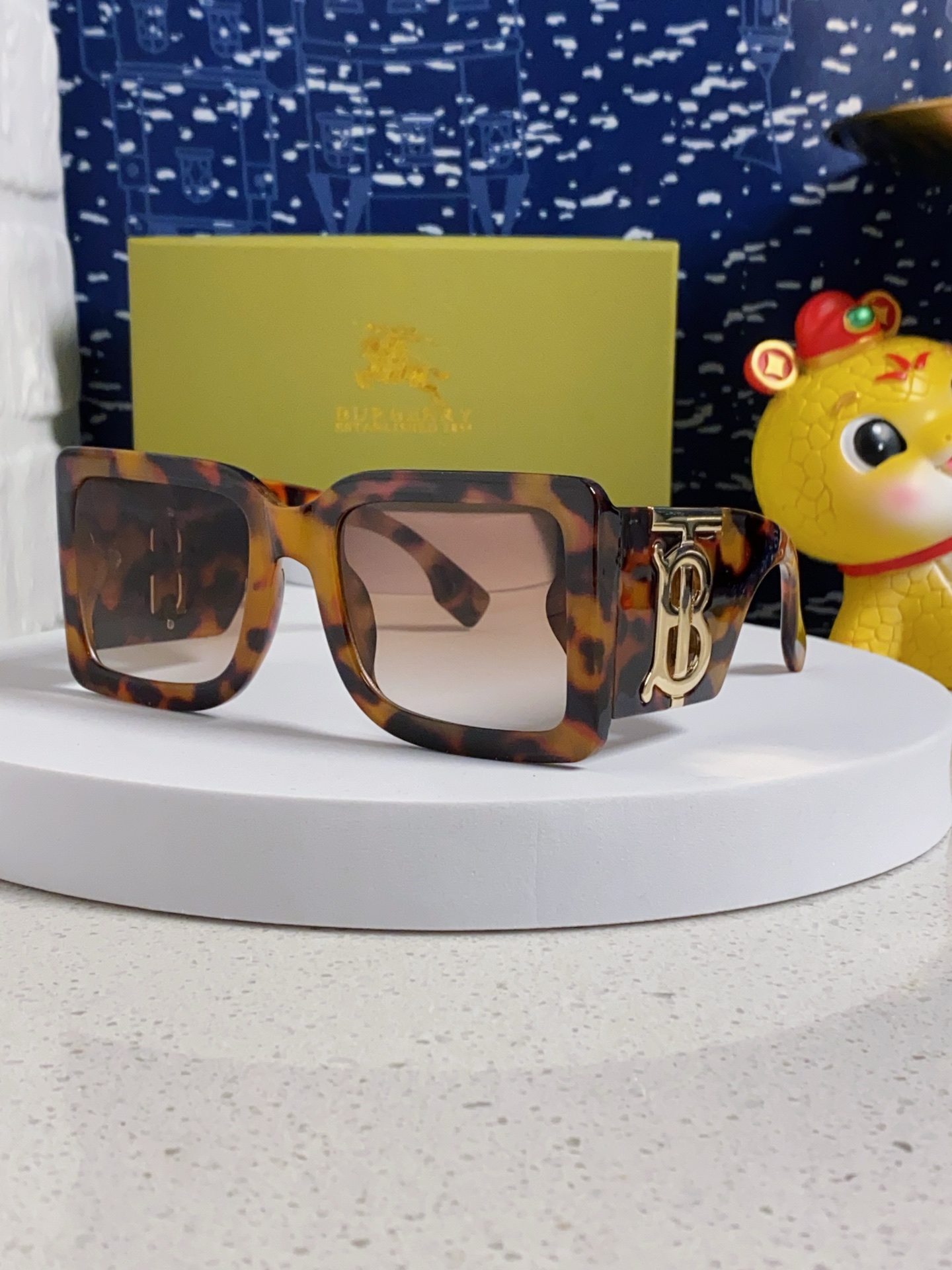  Burberry巴宝莉 墨镜女25年新款BE4406U大框B字母logo潮流太阳眼镜