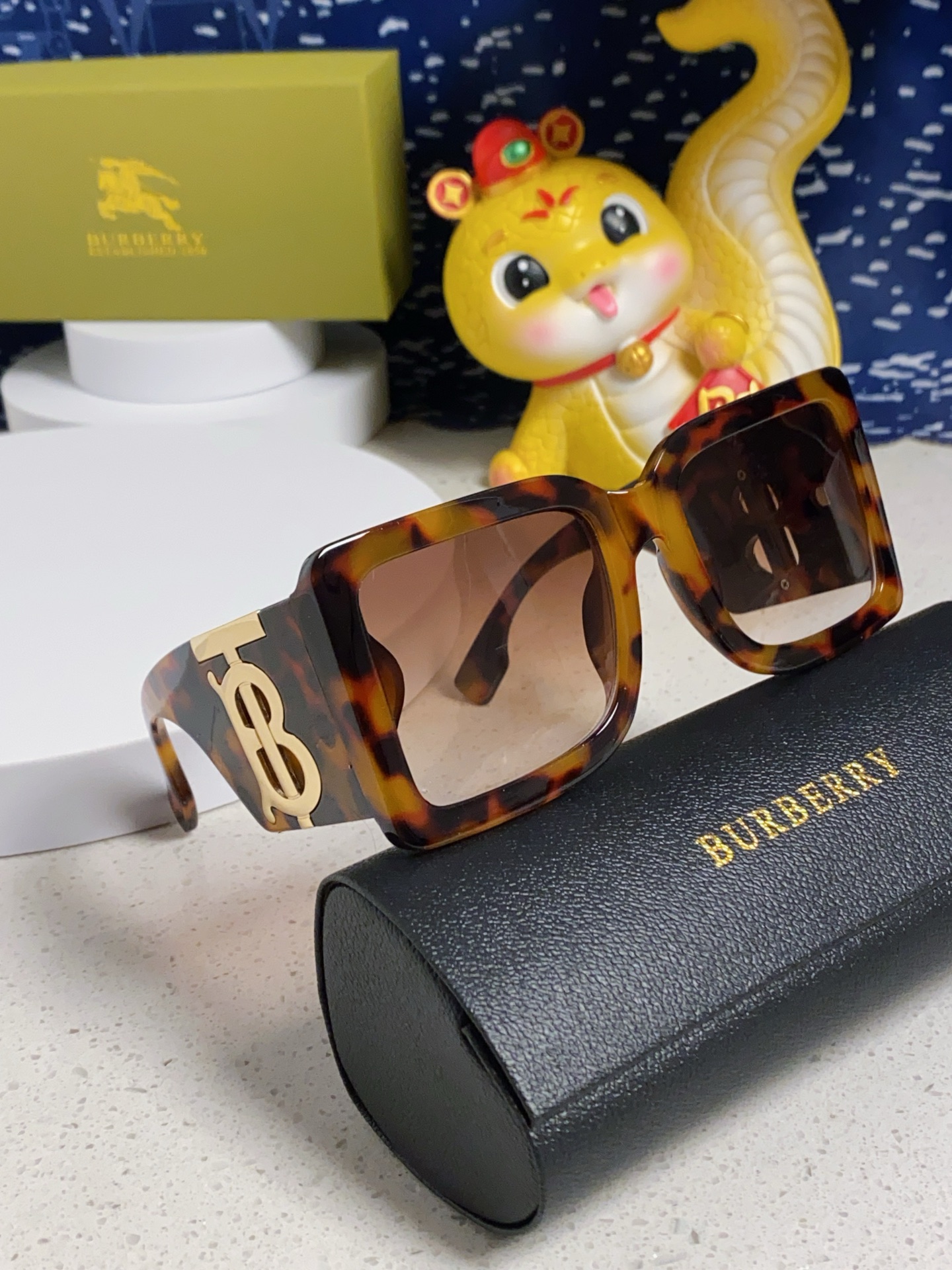  Burberry巴宝莉 墨镜女25年新款BE4406U大框B字母logo潮流太阳眼镜
