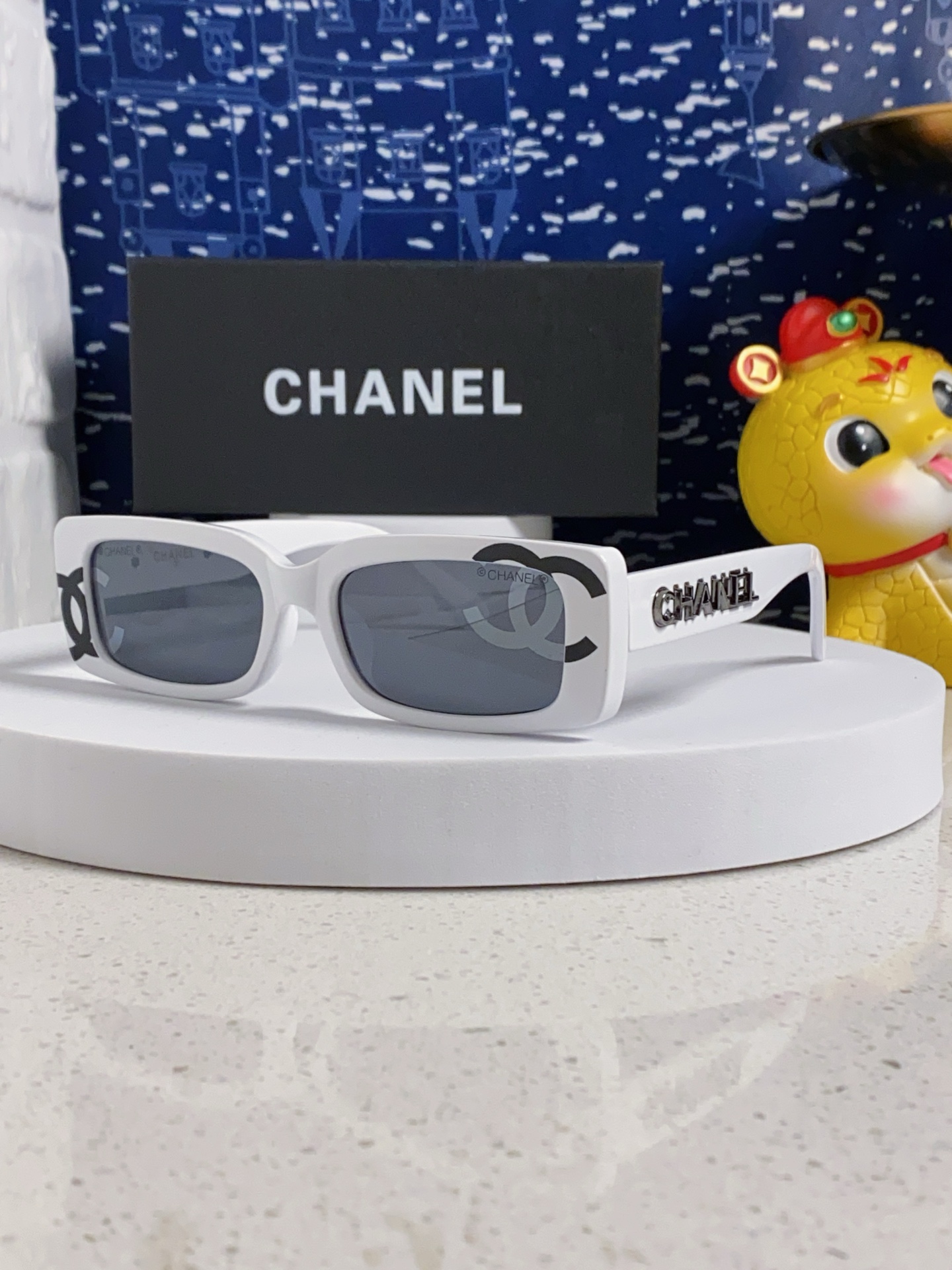  Chanel香奈儿 矩形小方框辣妹感小香墨镜时法式氛围复古防紫外线印花 太阳镜