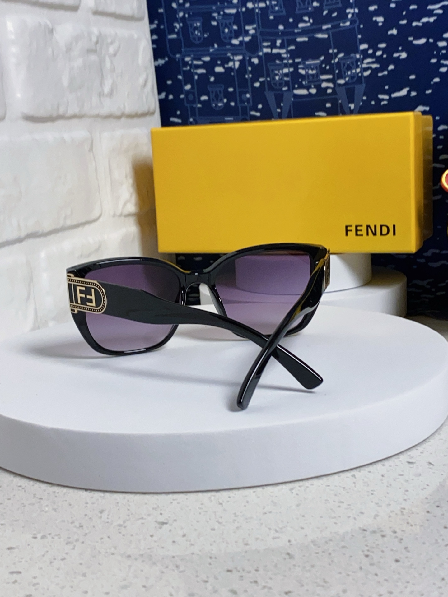  Fendi芬迪 2025新款偏光猫眼墨镜女方圆脸防紫外线太阳镜男女通用 