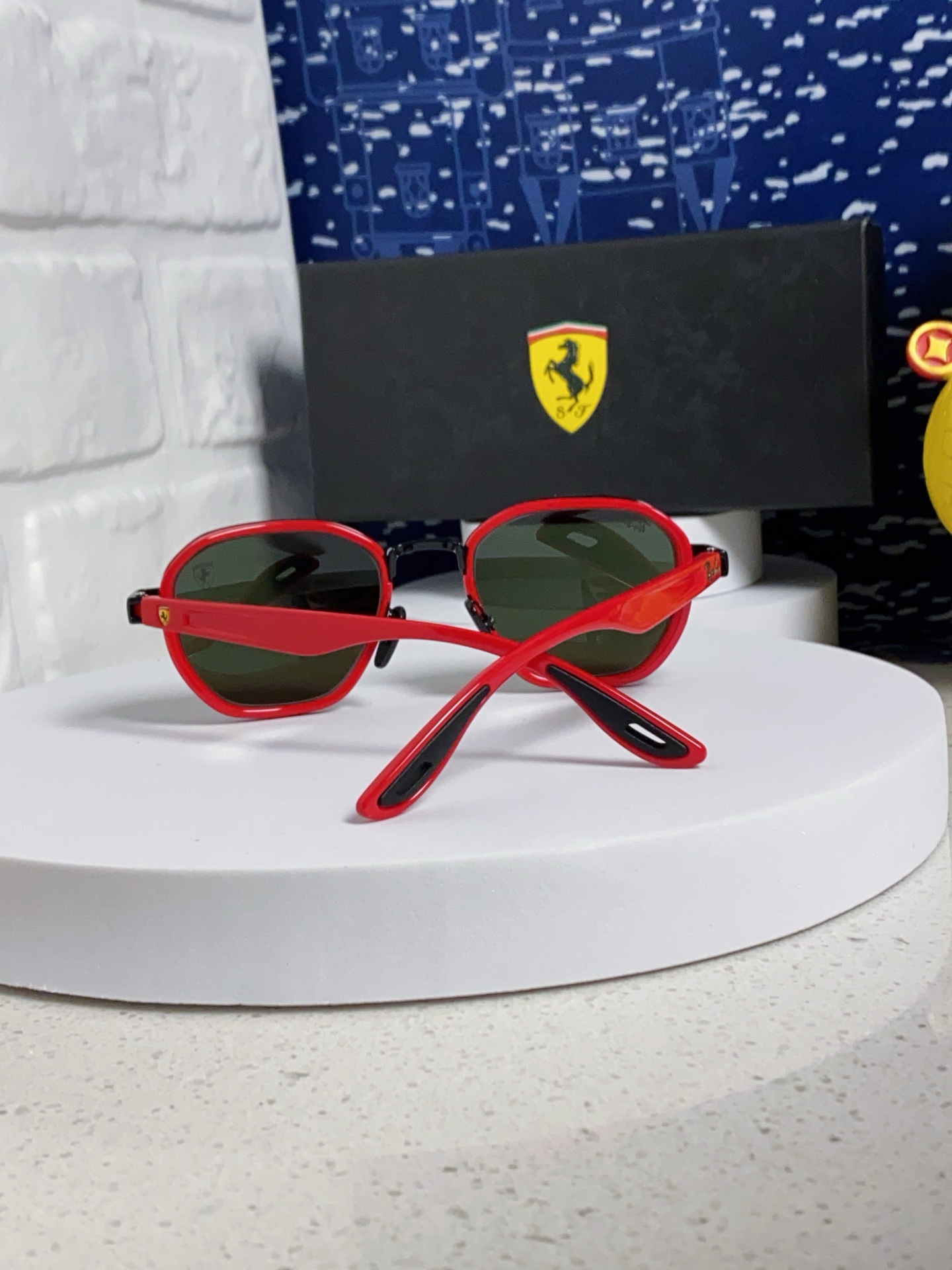   爆款来袭 现货 RAYBAN 雷朋法拉利合作款 代工厂品质 💛💚❤️男女通用太阳镜 防爆玻璃镜片 轻
