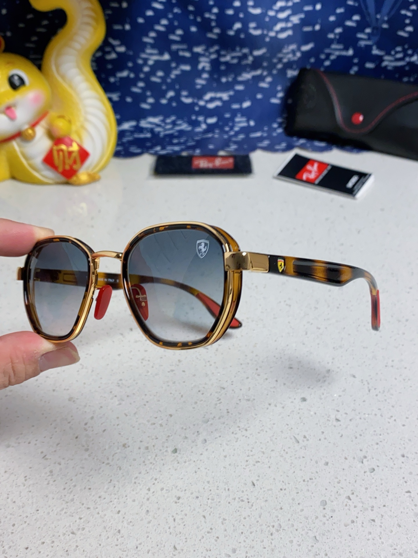   爆款来袭 现货 RAYBAN 雷朋法拉利合作款 代工厂品质 💛💚❤️男女通用太阳镜 防爆玻璃镜片 轻