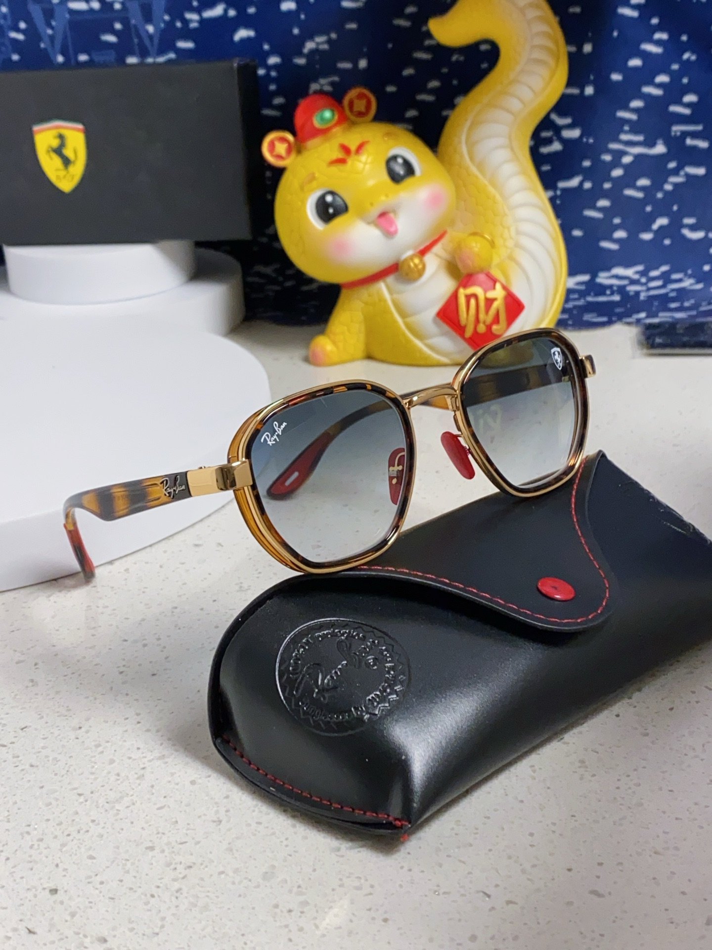   爆款来袭 现货 RAYBAN 雷朋法拉利合作款 代工厂品质 💛💚❤️男女通用太阳镜 防爆玻璃镜片 轻