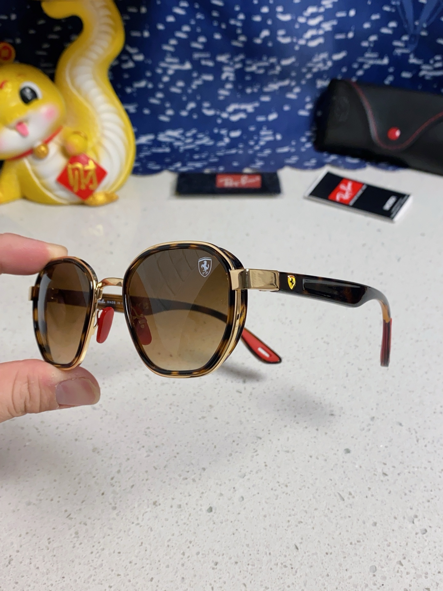   爆款来袭 现货 RAYBAN 雷朋法拉利合作款 代工厂品质 💛💚❤️男女通用太阳镜 防爆玻璃镜片 轻