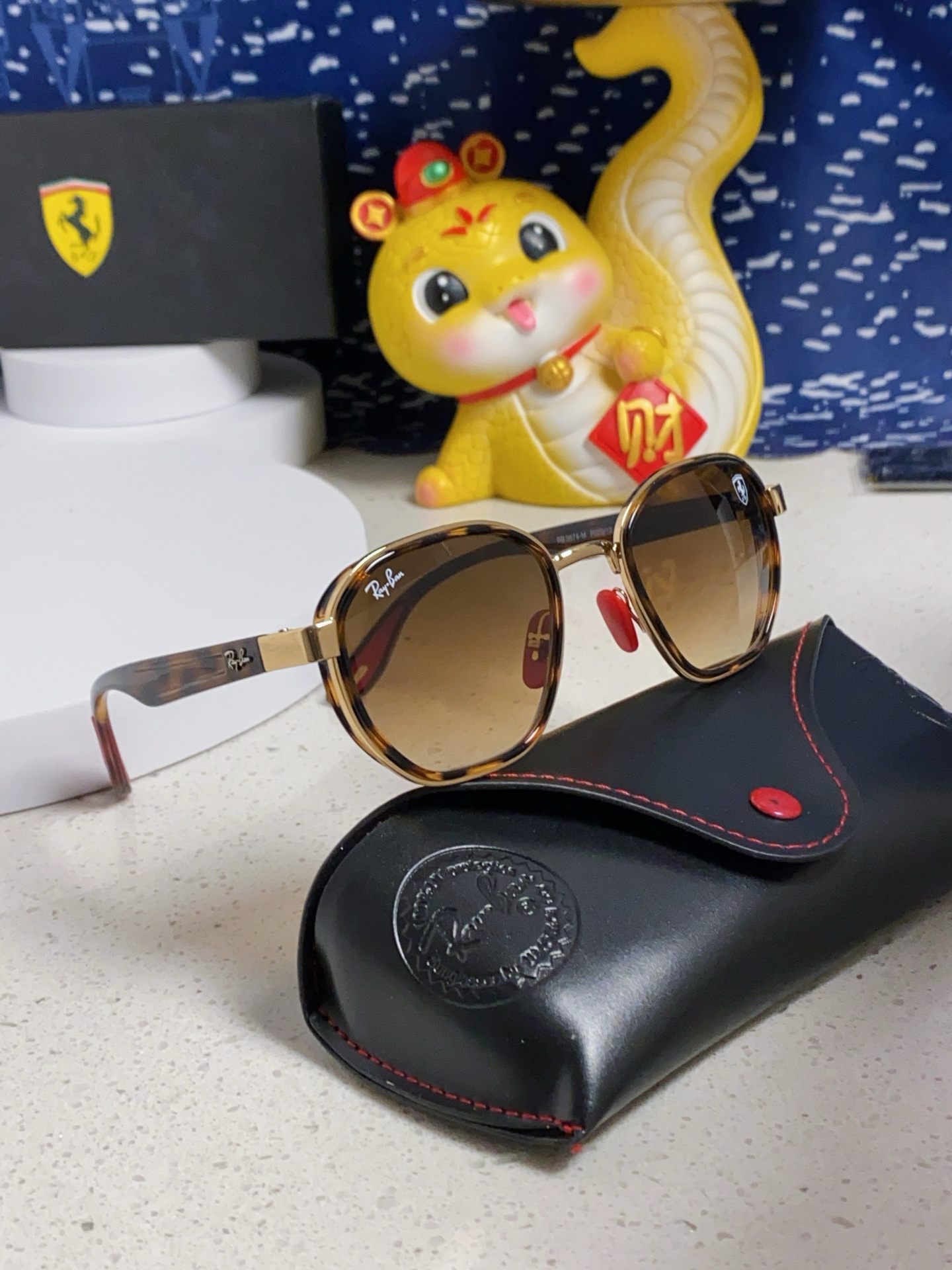   爆款来袭 现货 RAYBAN 雷朋法拉利合作款 代工厂品质 💛💚❤️男女通用太阳镜 防爆玻璃镜片 轻