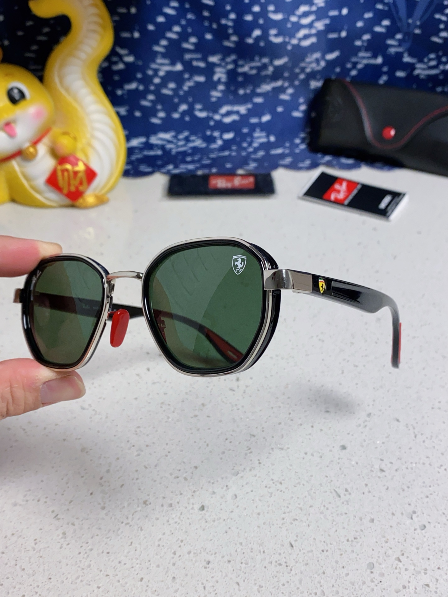   爆款来袭 现货 RAYBAN 雷朋法拉利合作款 代工厂品质 💛💚❤️男女通用太阳镜 防爆玻璃镜片 轻