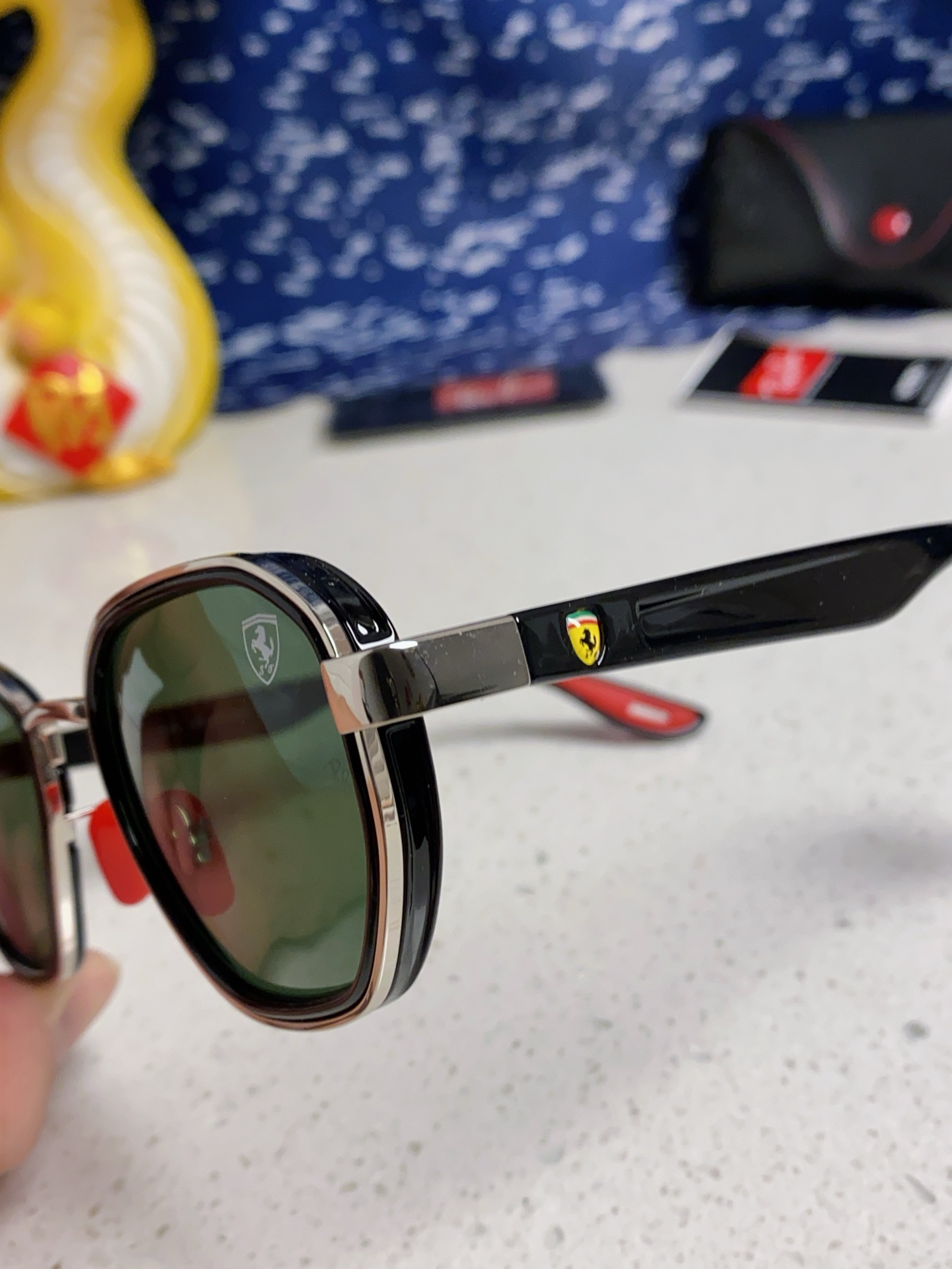   爆款来袭 现货 RAYBAN 雷朋法拉利合作款 代工厂品质 💛💚❤️男女通用太阳镜 防爆玻璃镜片 轻