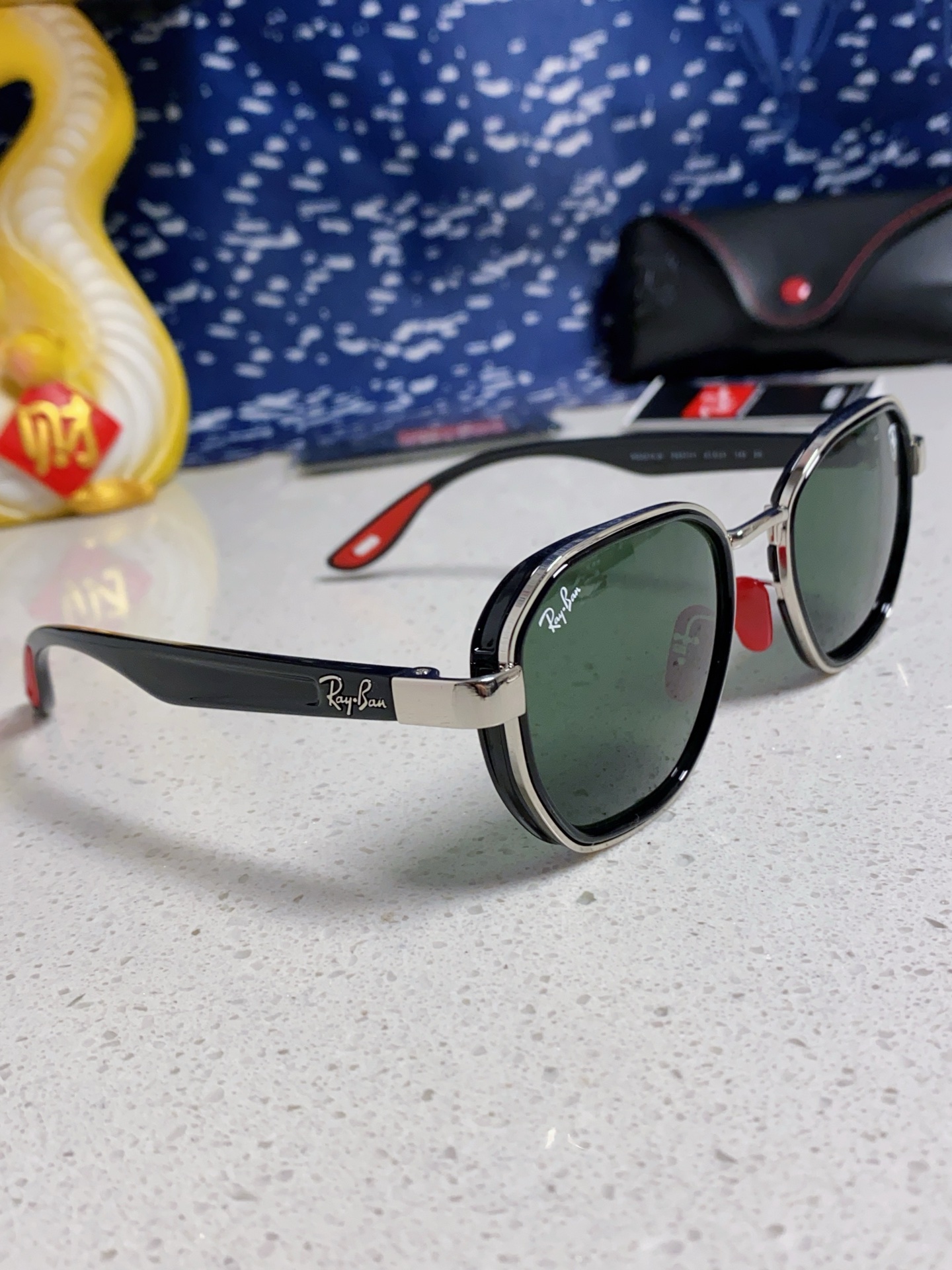   爆款来袭 现货 RAYBAN 雷朋法拉利合作款 代工厂品质 💛💚❤️男女通用太阳镜 防爆玻璃镜片 轻