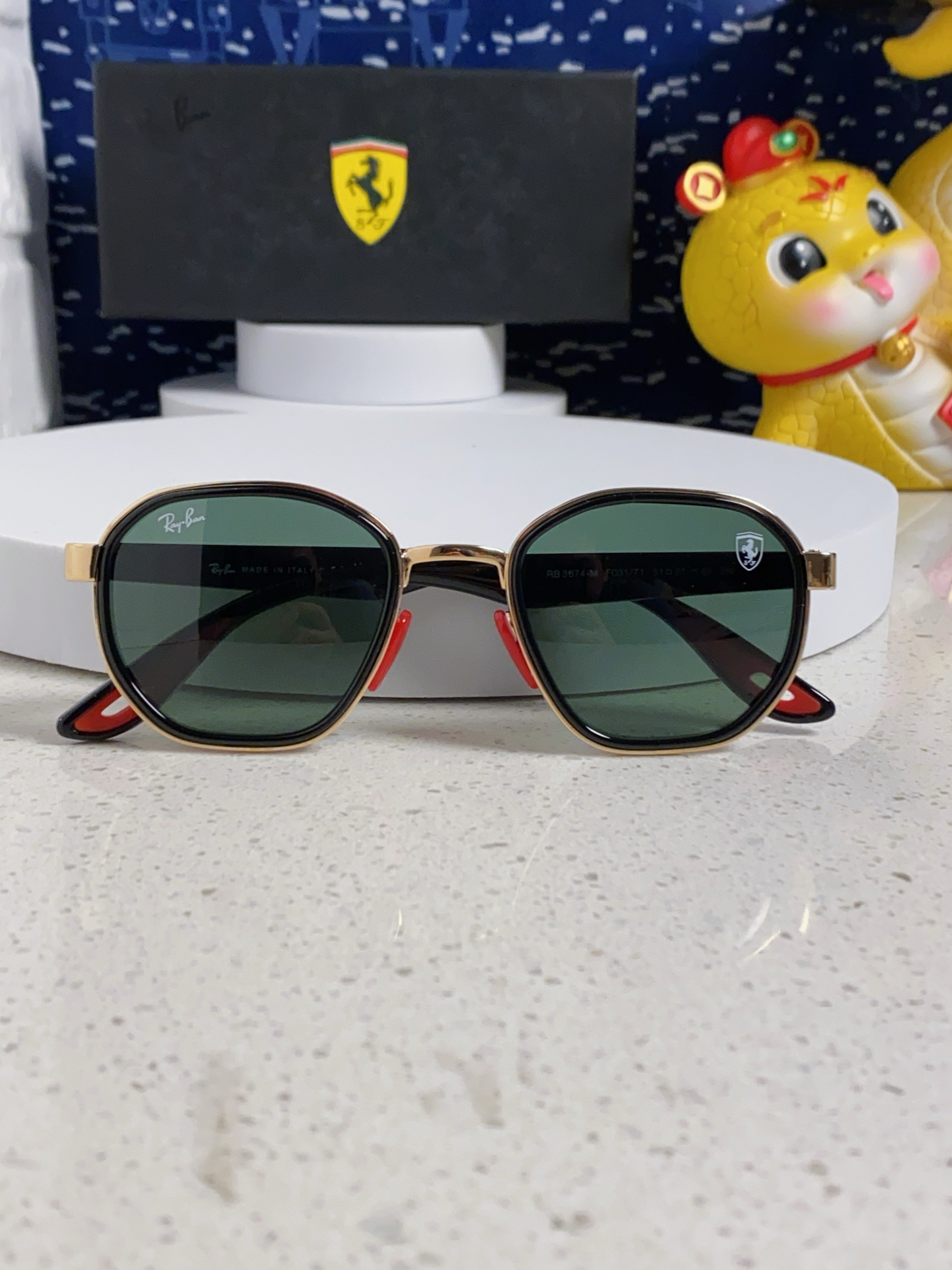   爆款来袭 现货 RAYBAN 雷朋法拉利合作款 代工厂品质 💛💚❤️男女通用太阳镜 防爆玻璃镜片 轻