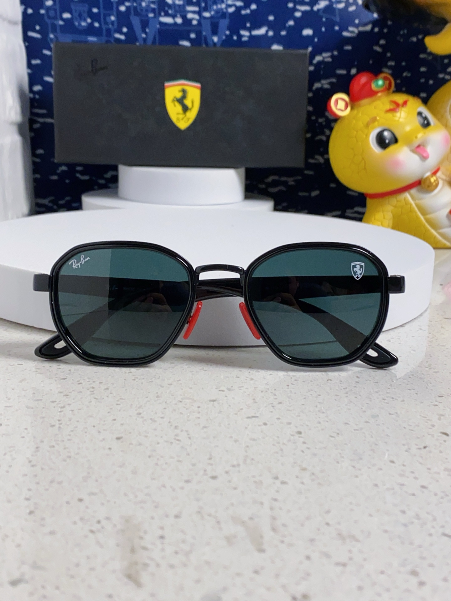   爆款来袭 现货 RAYBAN 雷朋法拉利合作款 代工厂品质 💛💚❤️男女通用太阳镜 防爆玻璃镜片 轻
