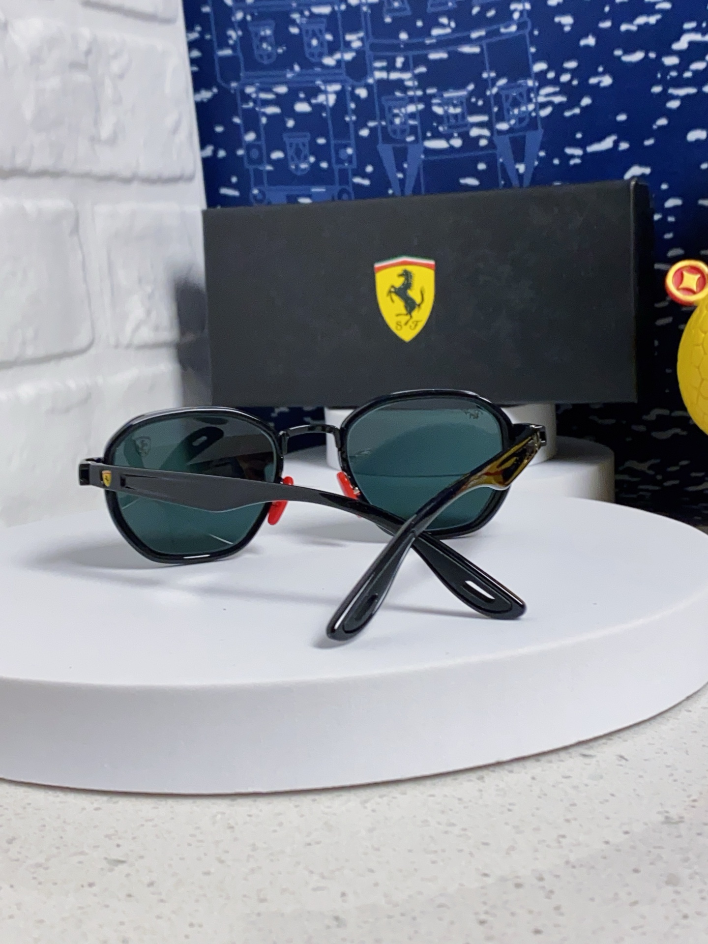   爆款来袭 现货 RAYBAN 雷朋法拉利合作款 代工厂品质 💛💚❤️男女通用太阳镜 防爆玻璃镜片 轻