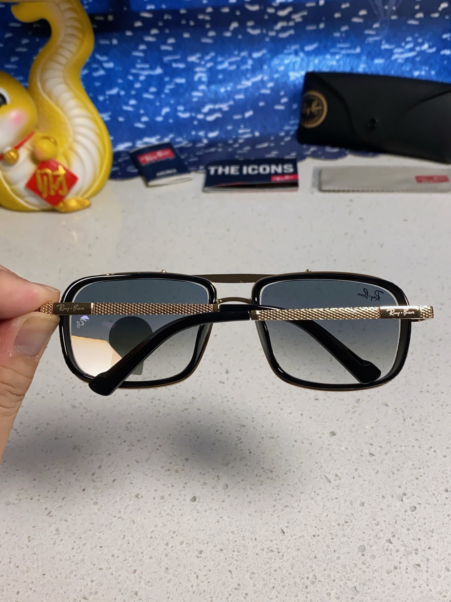  RAYBAN 雷朋 RB4413 新款时尚框 炫彩潮款太阳镜 方框，男女通用🔝🔝。size：58-16