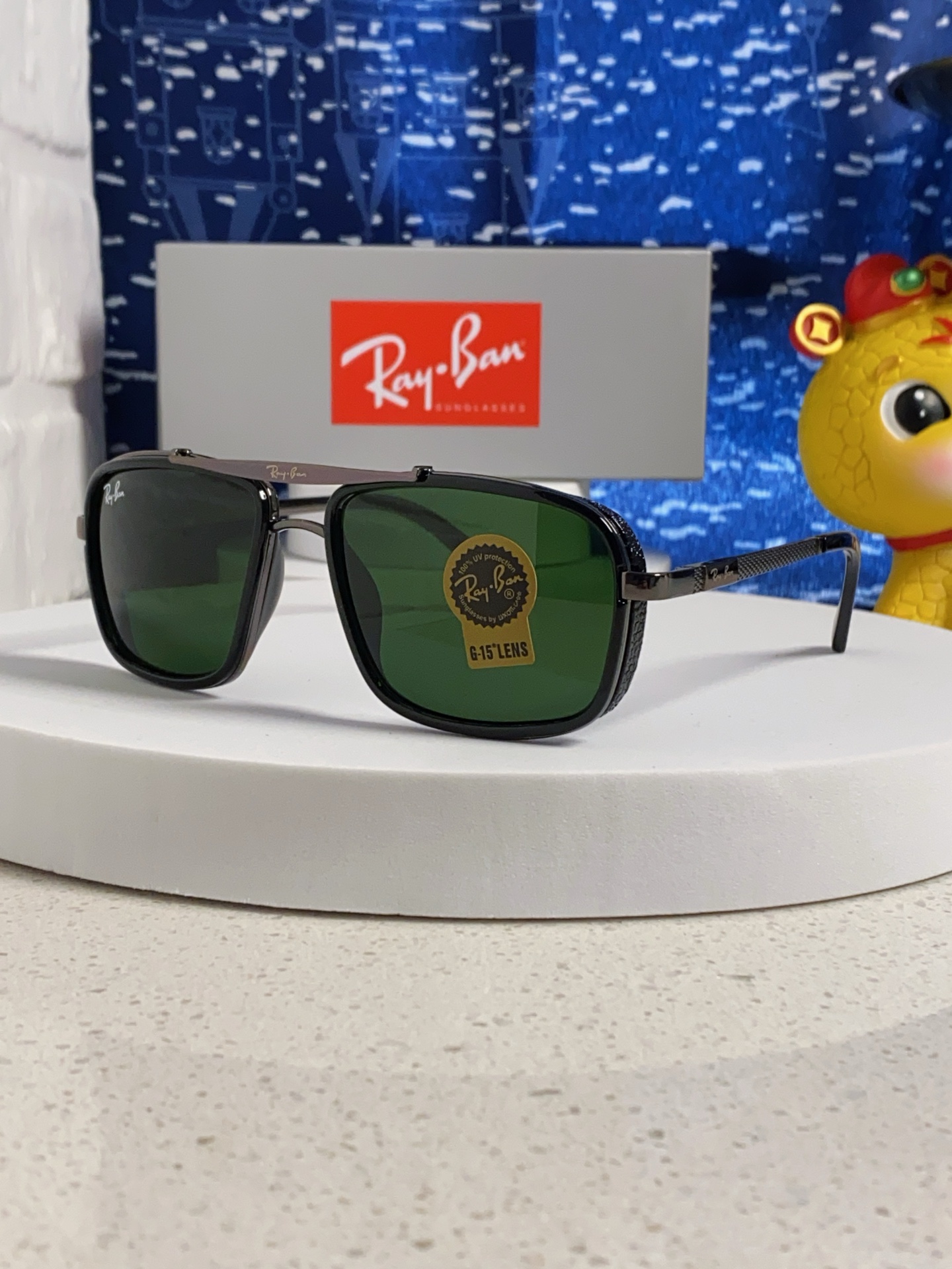 RAYBAN 雷朋 RB4413 新款时尚框 炫彩潮款太阳镜 方框，男女通用🔝🔝。size：58-16