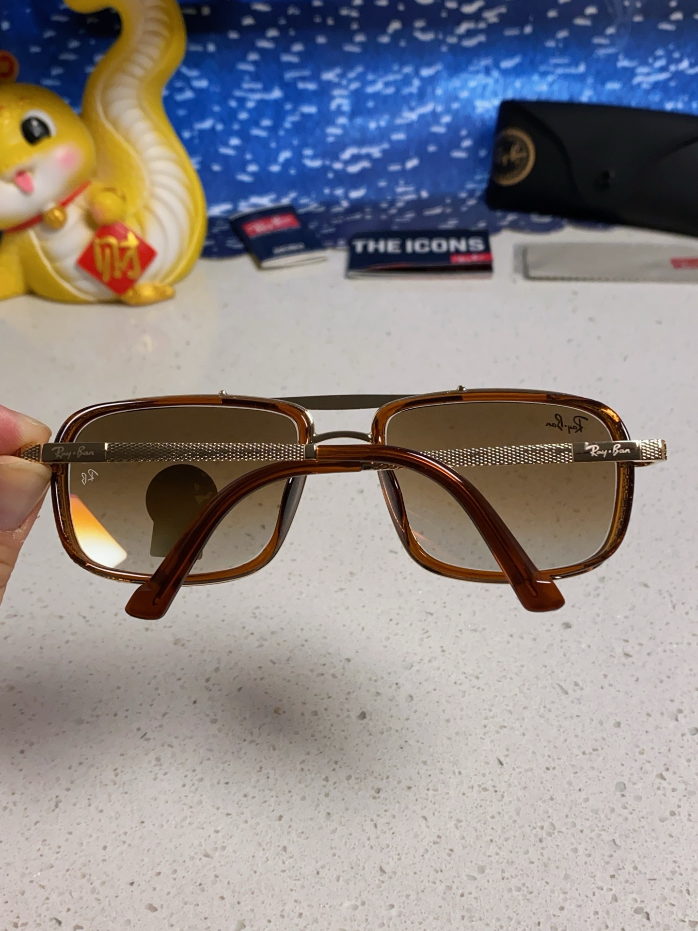 RAYBAN 雷朋 RB4413 新款时尚框 炫彩潮款太阳镜 方框，男女通用🔝🔝。size：58-16