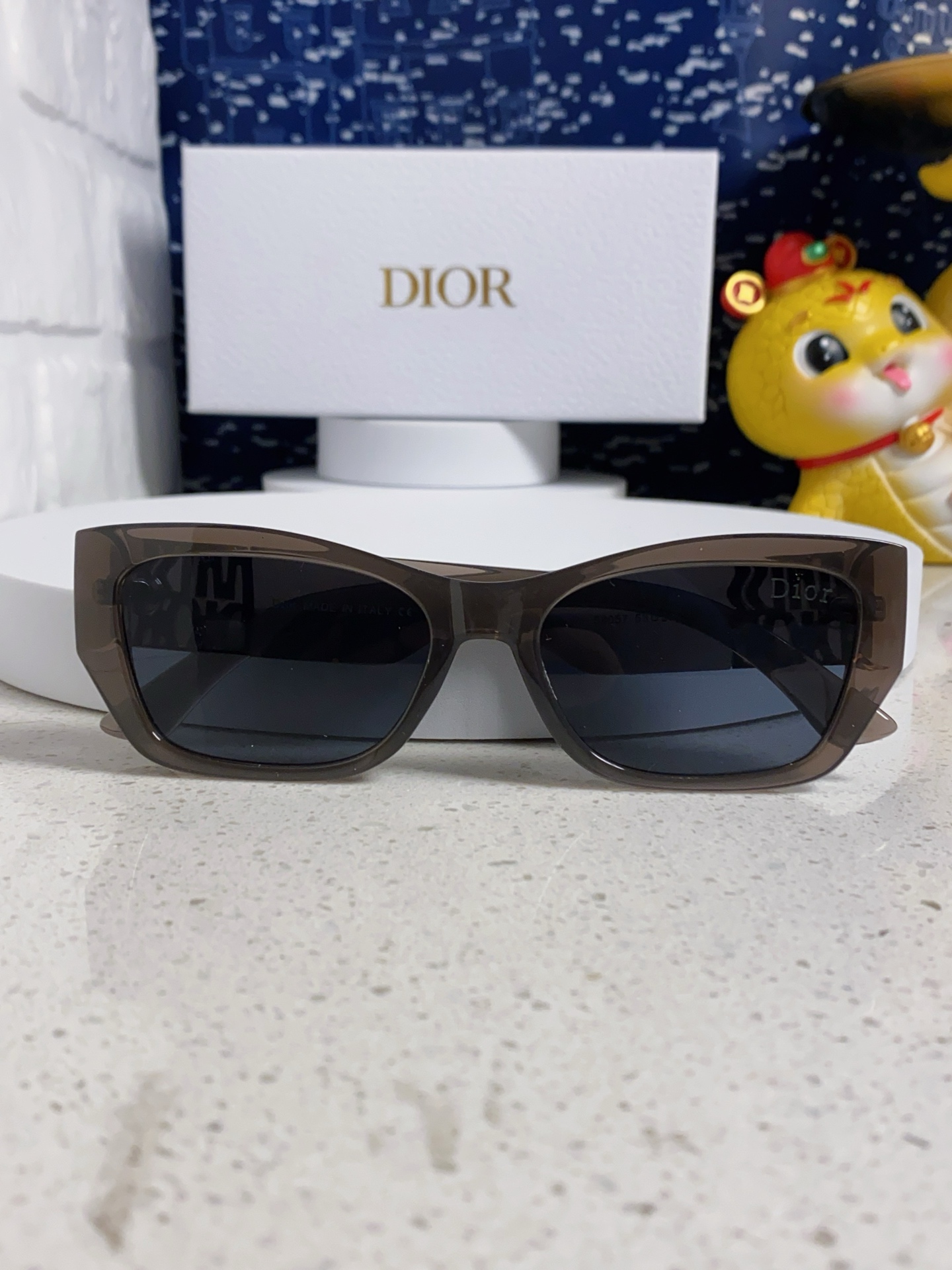  DIOR迪奥 2025新款墨镜女时尚摩登MISSDIOR S1F粗框金标太阳镜 