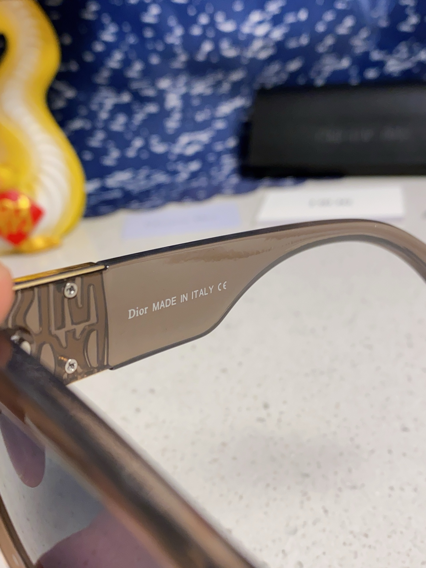  DIOR迪奥 2025新款墨镜女时尚摩登MISSDIOR S1F粗框金标太阳镜 