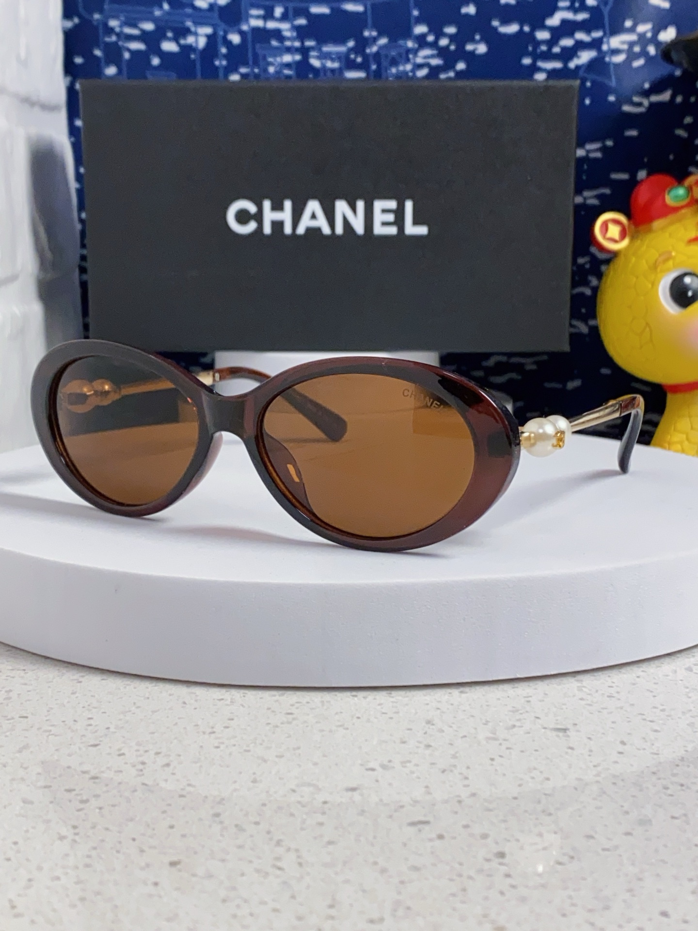  Chanel香奈儿 2025新款双珍珠墨镜女款复古高级感黑色椭圆形防紫外线太阳镜