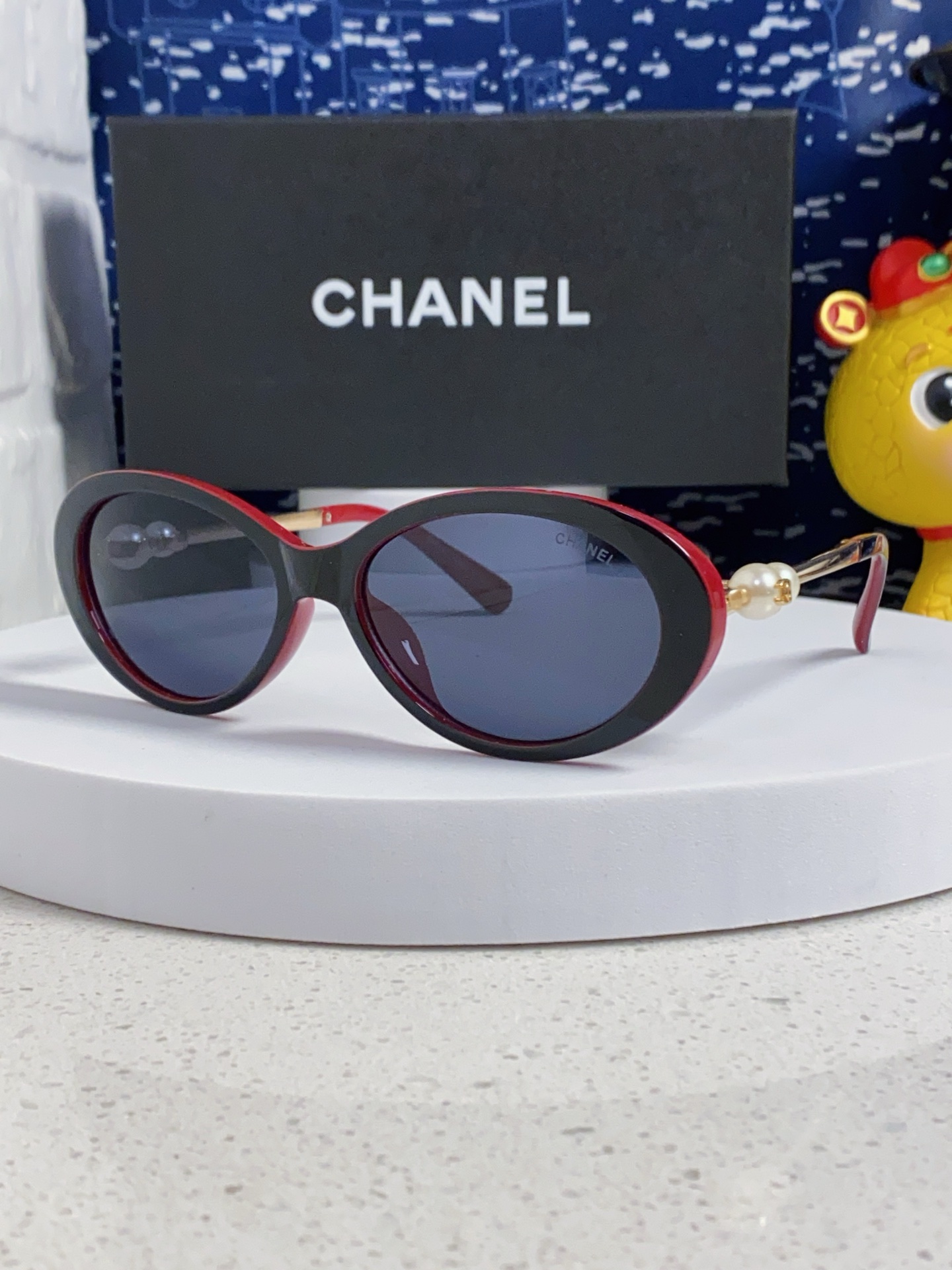  Chanel香奈儿 2025新款双珍珠墨镜女款复古高级感黑色椭圆形防紫外线太阳镜