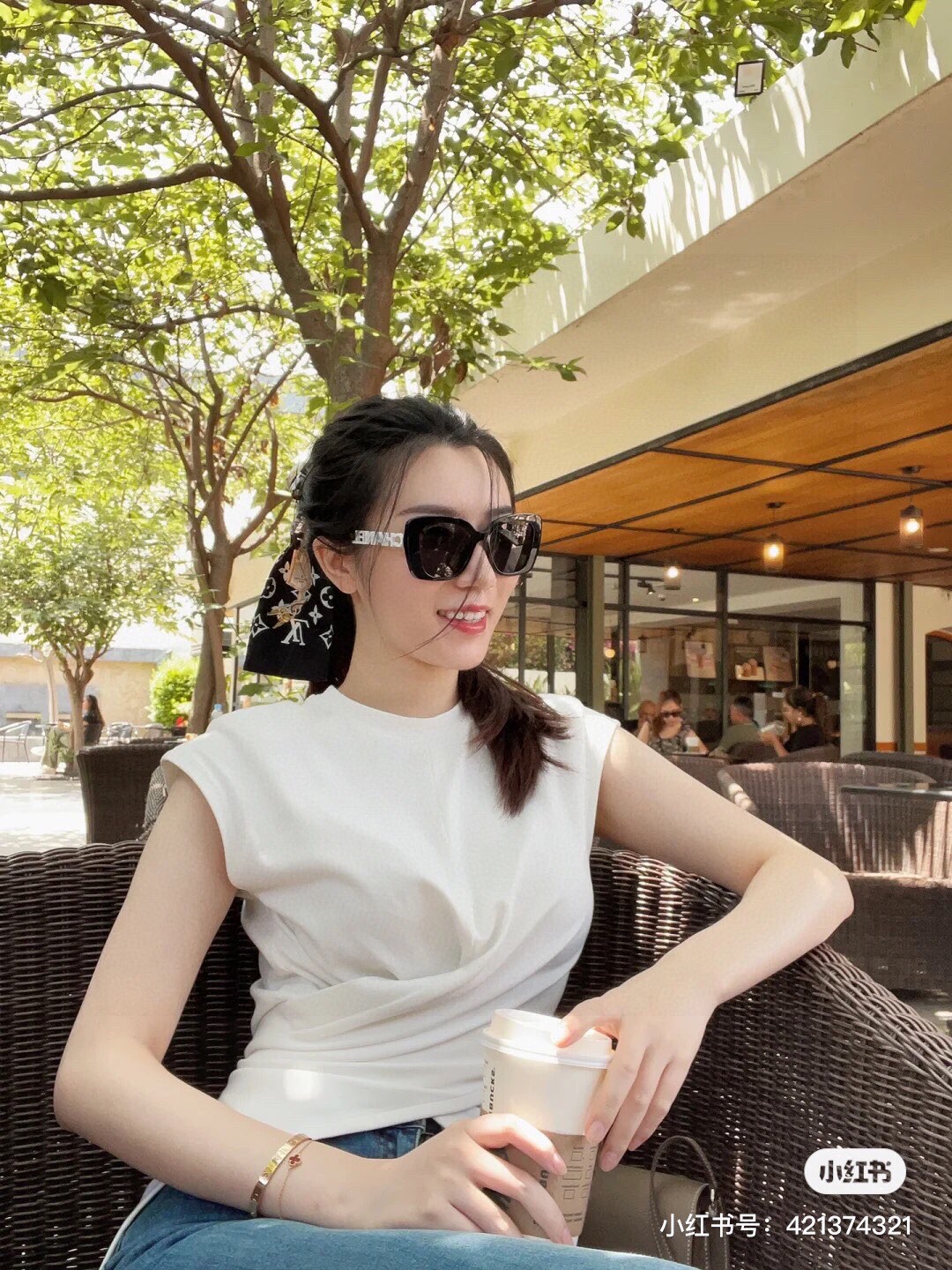  CHANEL 香奈儿 大量现货放心上图 镂空5422 推荐这款佩戴起来具有型，超有气质的一款墨镜 镜