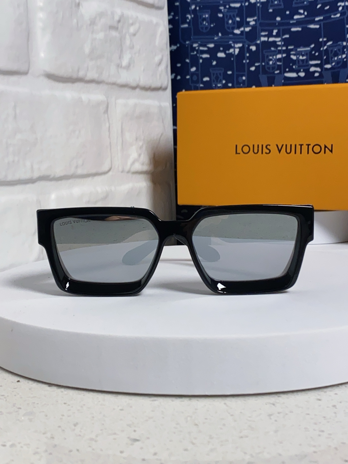  LOUIS VUITTON 路易威登 Lv2025新款百万富翁方框太阳欧美彩色男女墨镜跨境摩登时尚太阳