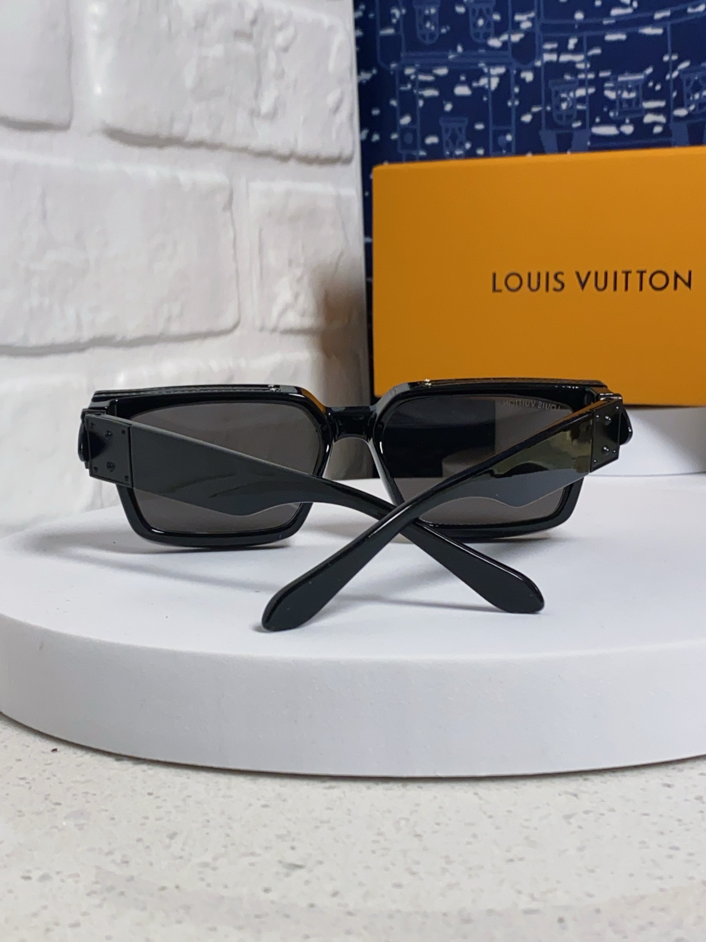  LOUIS VUITTON 路易威登 Lv2025新款百万富翁方框太阳欧美彩色男女墨镜跨境摩登时尚太阳