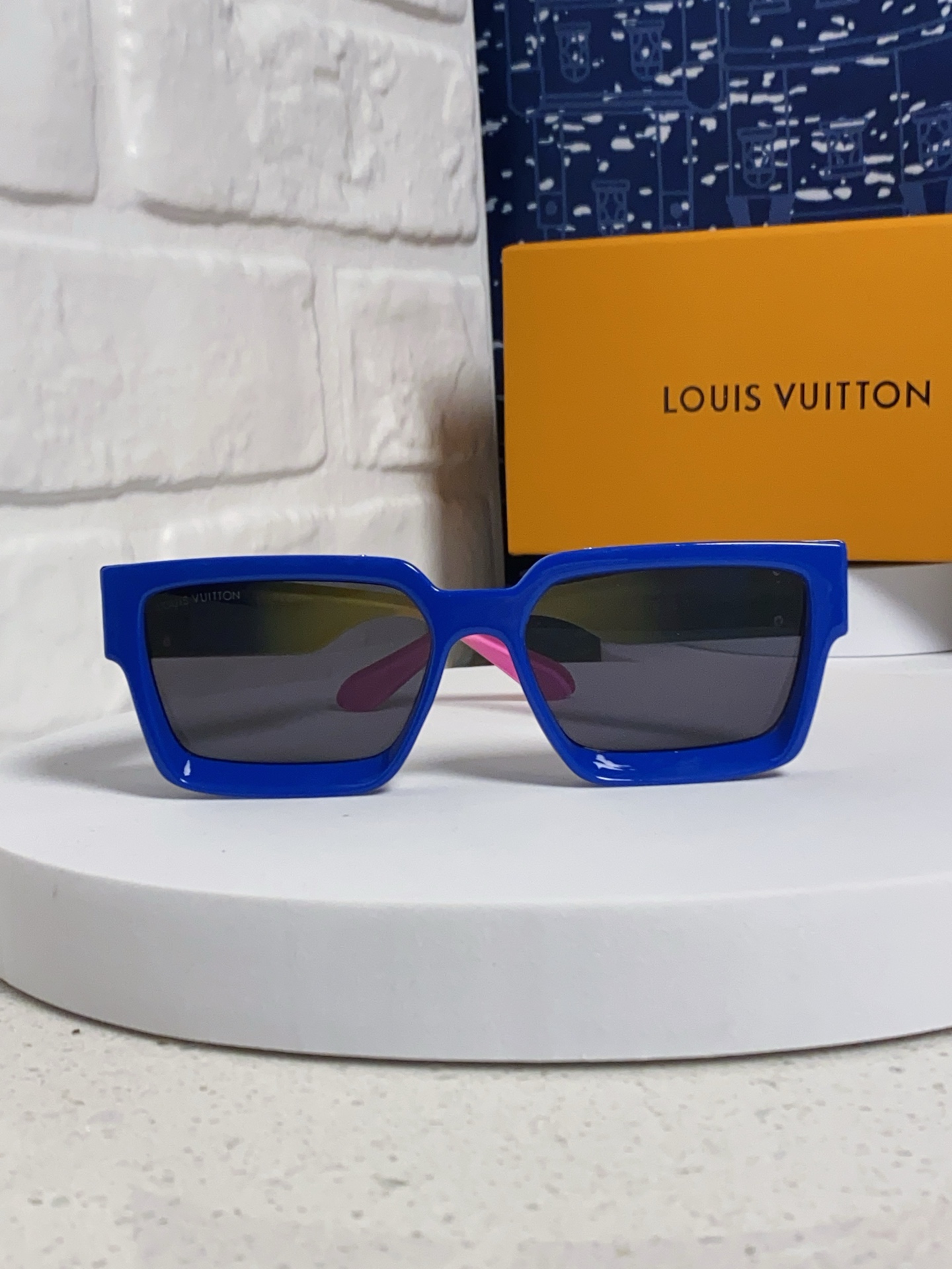  LOUIS VUITTON 路易威登 Lv2025新款百万富翁方框太阳欧美彩色男女墨镜跨境摩登时尚太阳