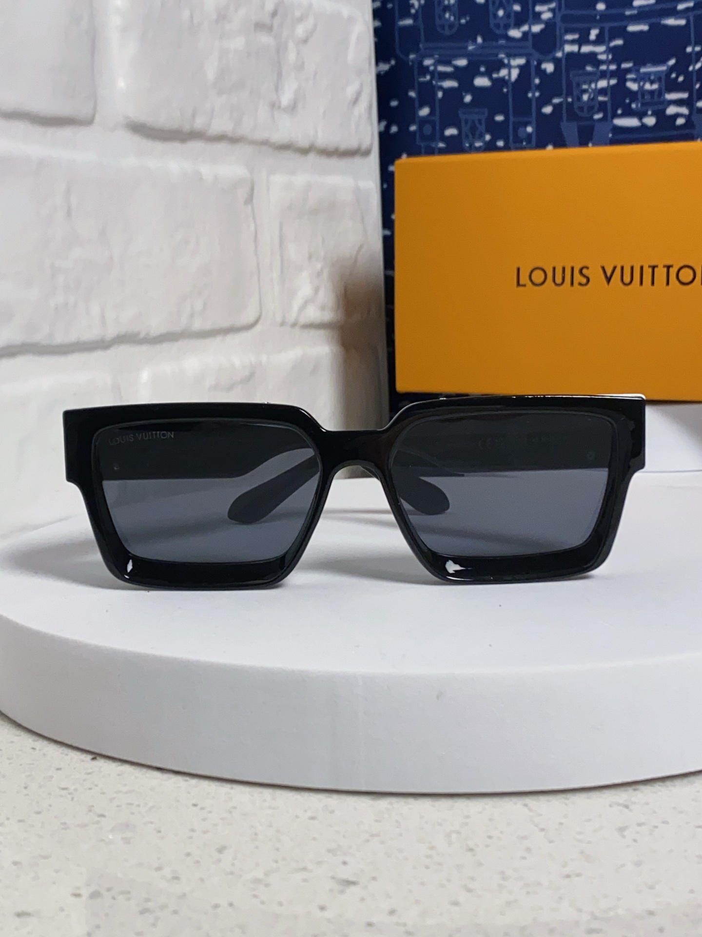  LOUIS VUITTON 路易威登 Lv2025新款百万富翁方框太阳欧美彩色男女墨镜跨境摩登时尚太阳